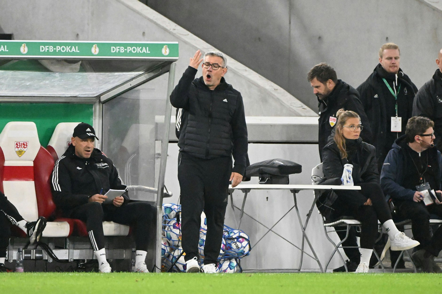 Union-Trainer Urs Fischer schiebt nach dem Pokal-Aus beim VfB Stuttgart und der elften Pleite in Folge Frust. 