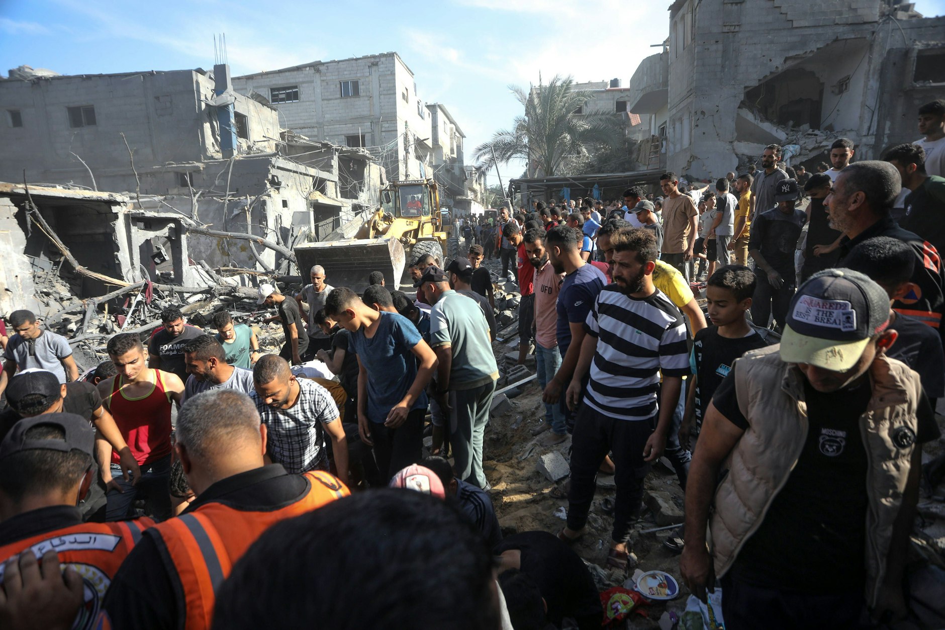 Palästinenser nach einem israelischem Luftangriff in Rafah