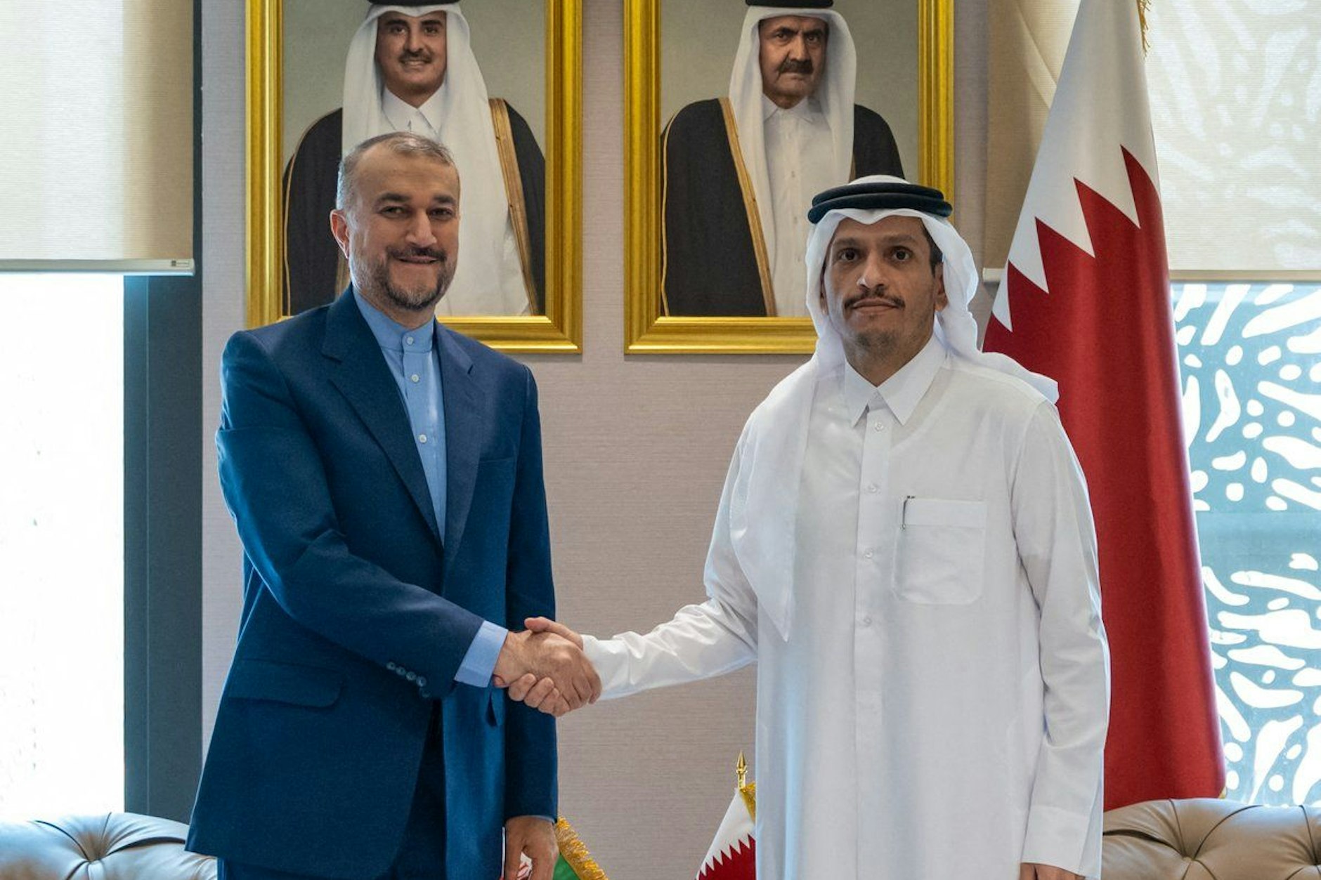 Irans Außenminister Hussein Amirabdollahian und Hamas-Chef Ismail Hanija bei ihrem Treffen in Doha.