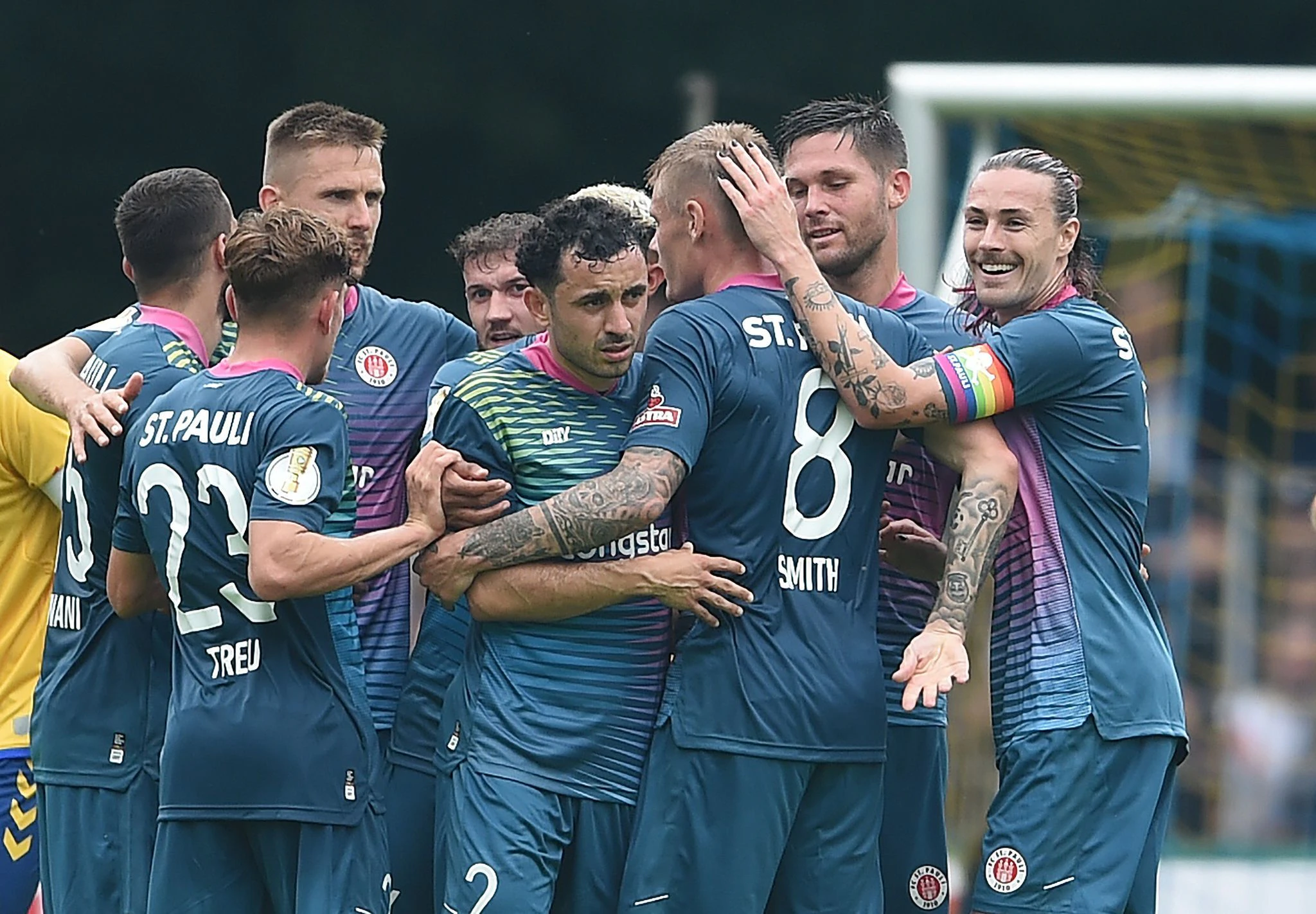 Der FC St. Pauli setzte sich im Derby bei Atlas Delmenhorst durch.  