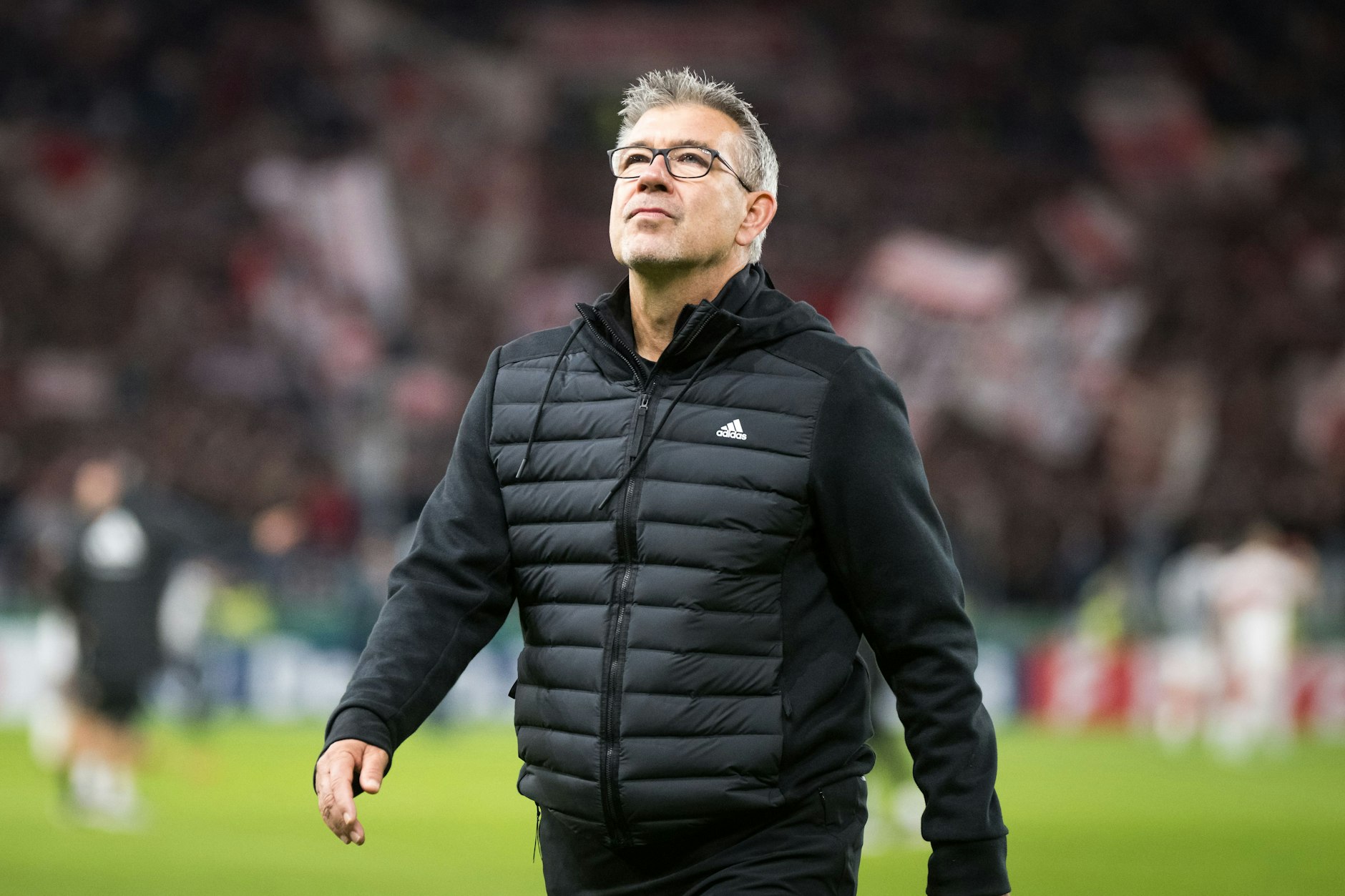 Trainer Urs Fischer (57) hofft sehnsüchtig auf einen Sieg, um mit dem 1. FC Union aus der Krise zu kommen. 