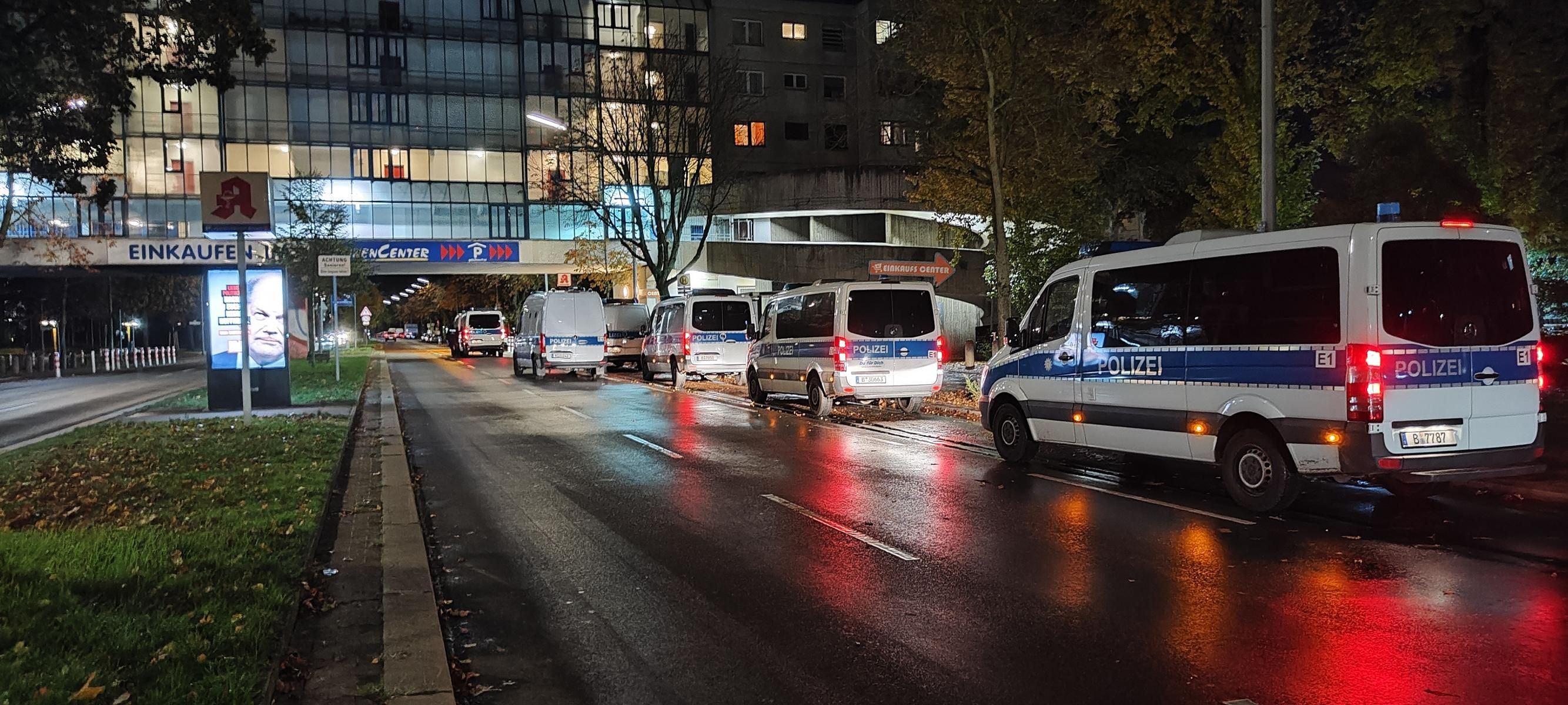 Vorgeschmack auf Silvester? Polizei an Halloween mit Böllern beworfen