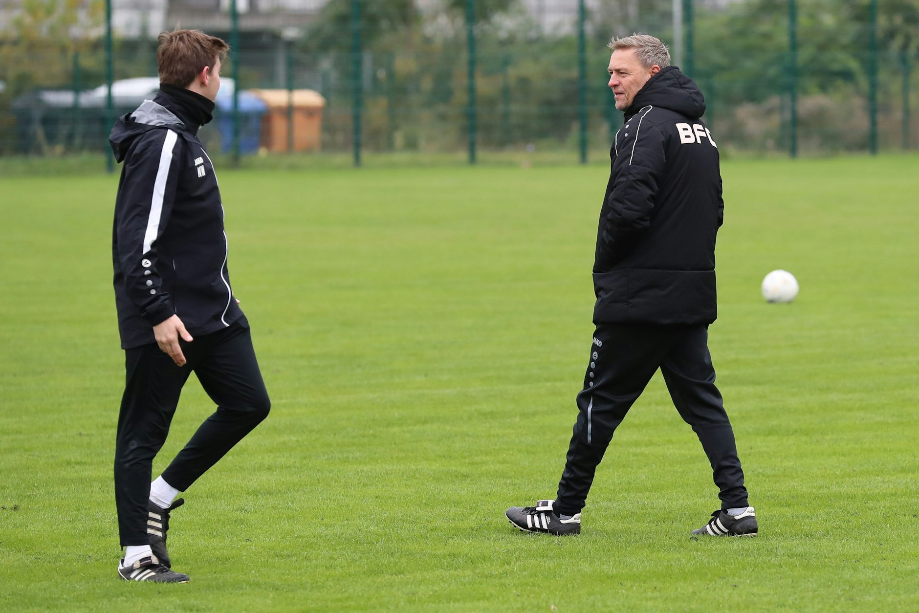 Co-Trainer Nils Weiler (l.) übernimmt am Sonnabend für den gesperrten Coach Dirk Kunert.