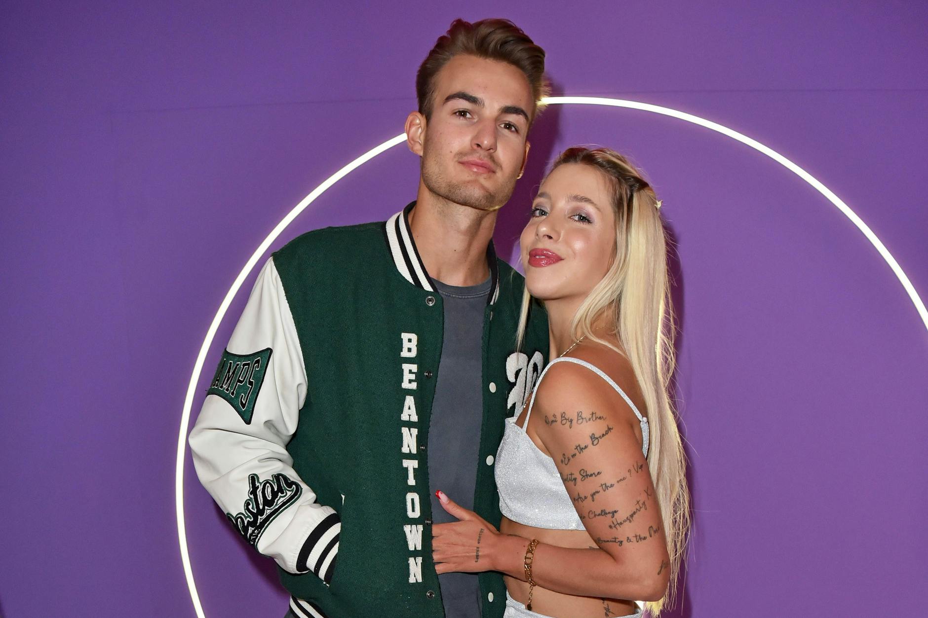 Can Kaplan und Walentina Doronina verließen die Pressekonferenz vom Fame Fighting.