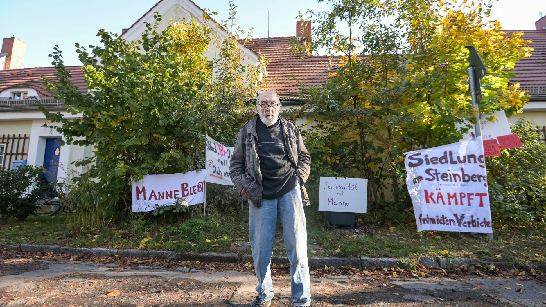 In dem Haus, vor dem Manfred Moslehner steht, wurde er auch geboren.&nbsp;