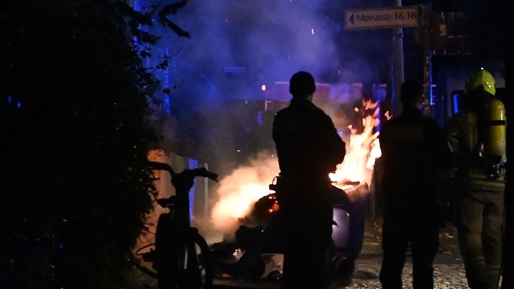 An Halloween wurden auch in der Neuköllner Morusstraße Mülltonnen abgefackelt.