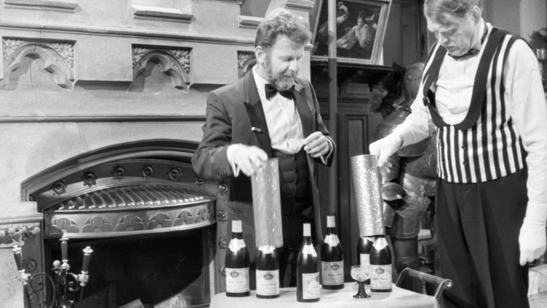 Peter Kersten und Edgar Bülow in der TV-Kultsendung&nbsp; „Zauber auf Schloß Kuckuckstein“ des DDR-Fernsehens