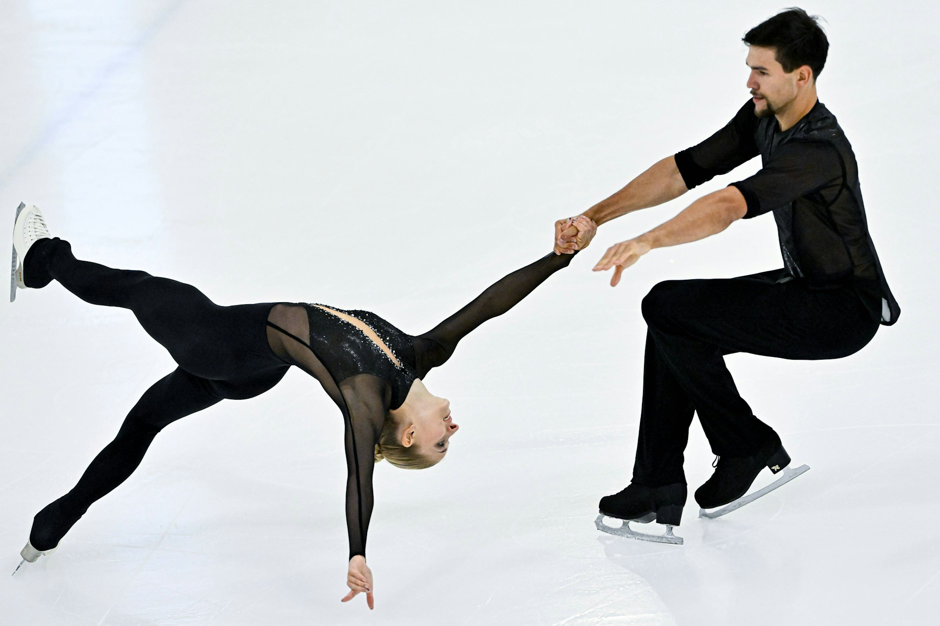Minerva Fabienne Hase und Nikita Wolodin zauberten in Bergamo übers Eis, gewannen die Lombardia-Trophy in Italien.