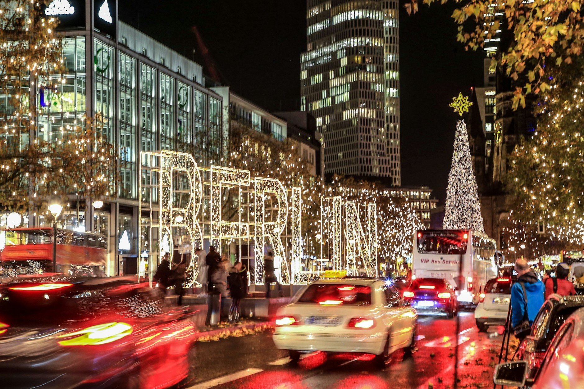 Berlin Weihnachtsbeleuchtung auf Kudamm und Tauentzien jetzt doch