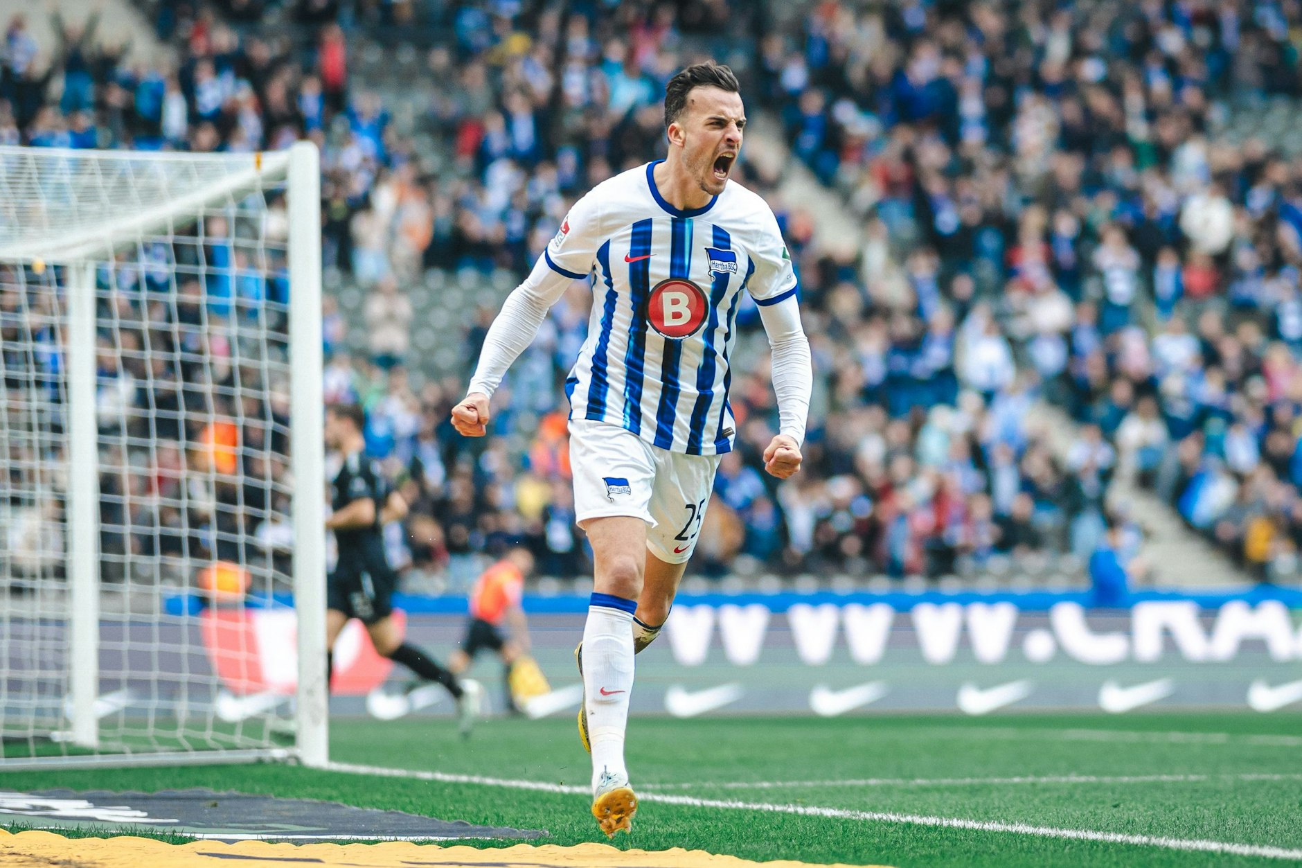 Hertha BSC hat einen Nationalspieler mehr. Torjäger Haris Tabakovic spielt jetzt für Bosnien-Herzegowina.