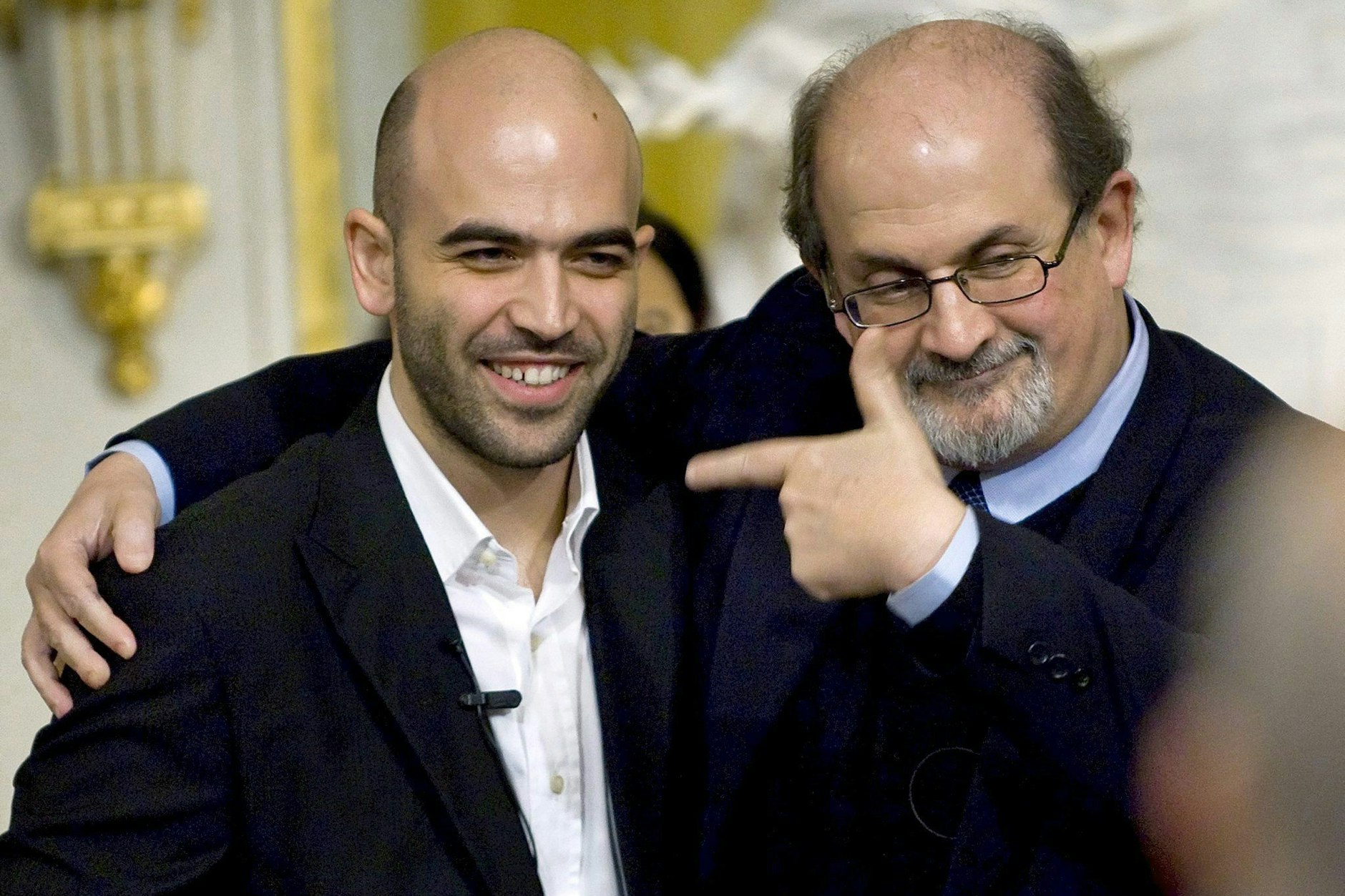 Saviano mit Rushdie während einer gemeinsamen Veranstaltung 2008.
