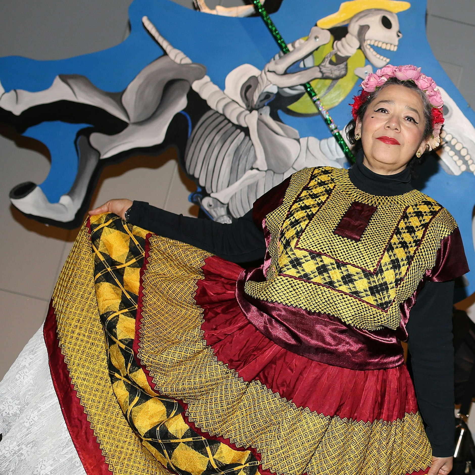 Mexikanerinnen trugen traditionelle Kleider – natürlich kunterbunt!
