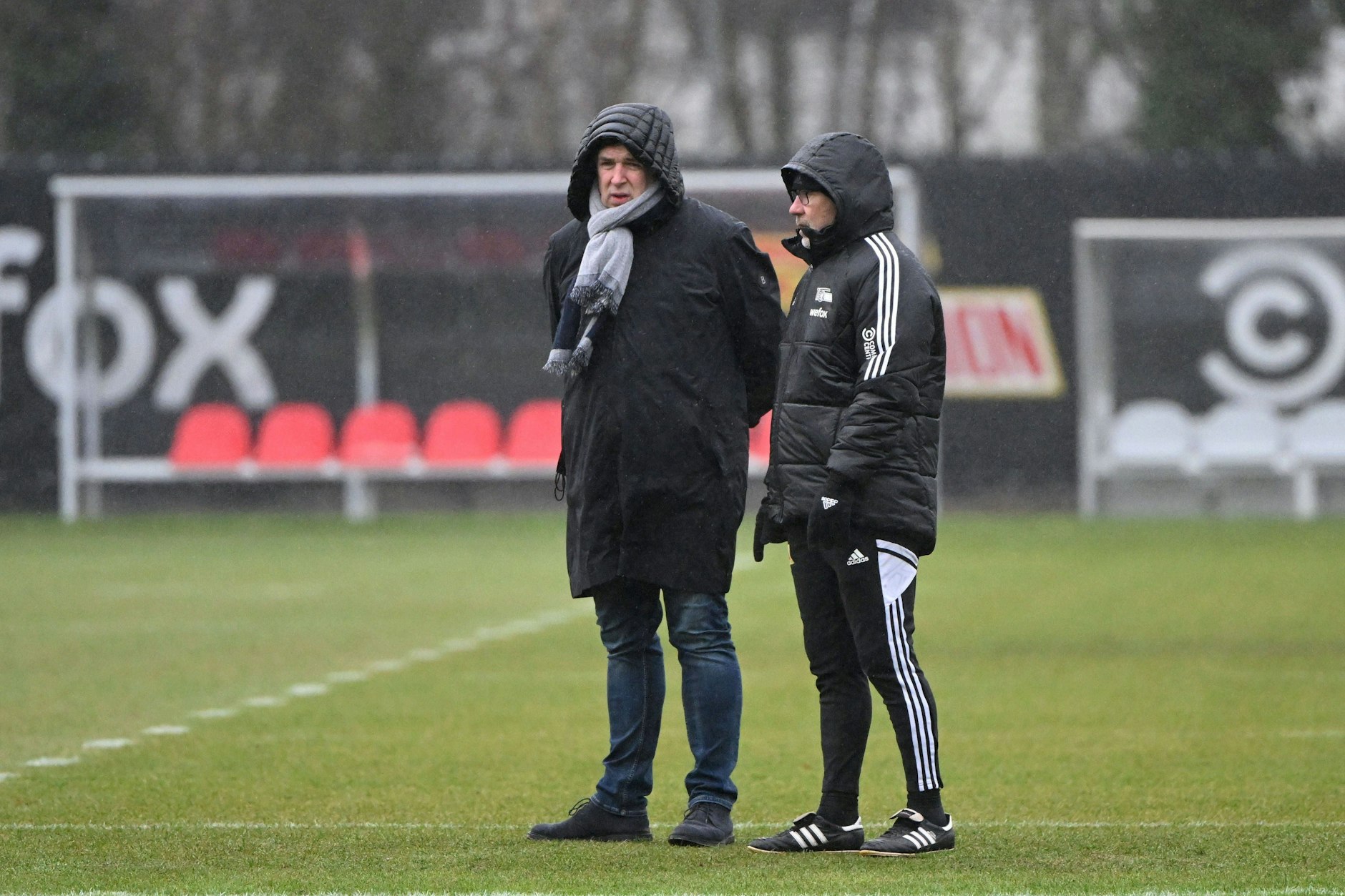 Union-Boss Dirk Zingler (l., 59) steht auch in schlechten Zeiten an der Seite von Trainer Urs Fischer (57).