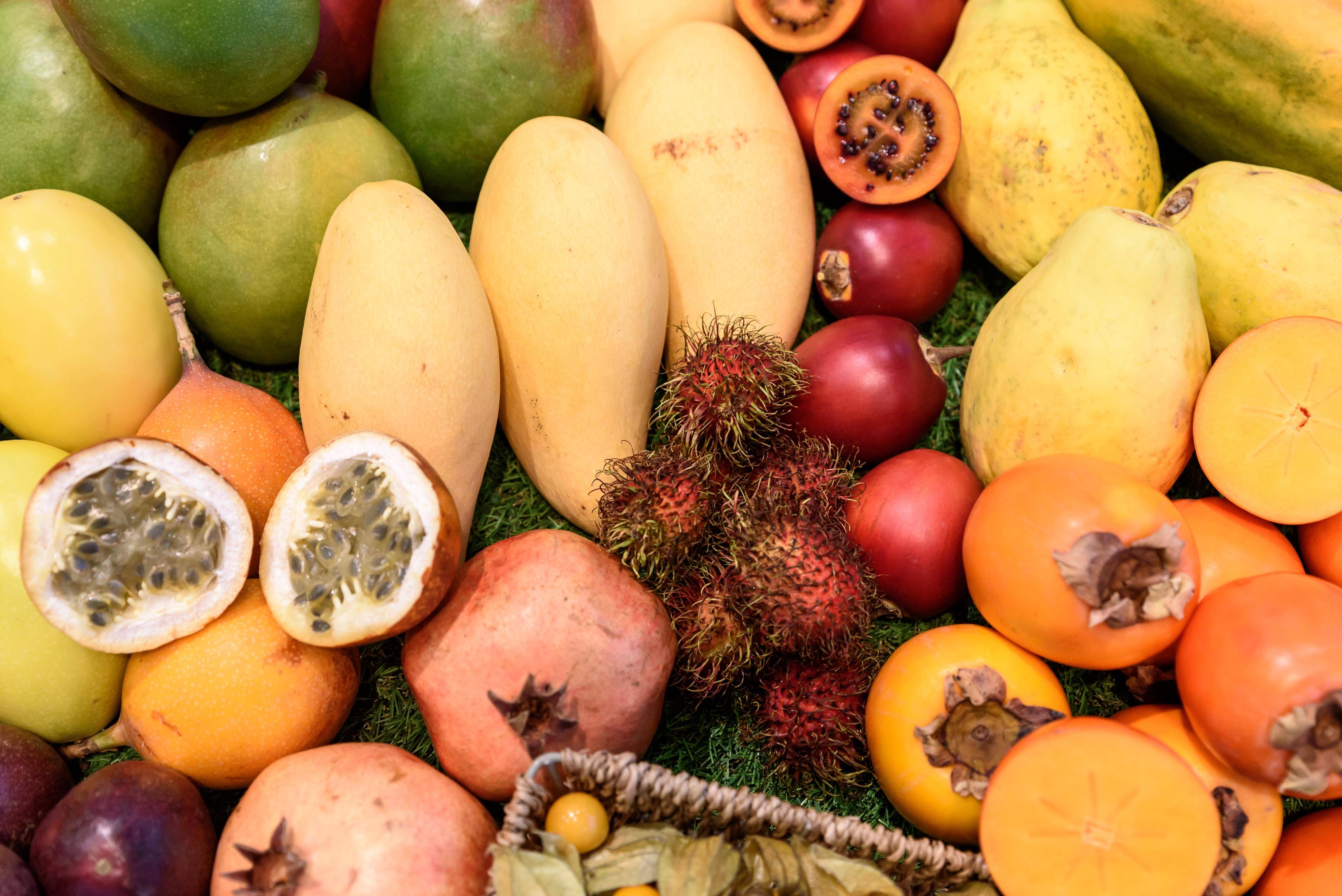 Kaki, Kiwi und Co.: Dieses Obst und Gemüse sollten Sie unbedingt mit Schale essen