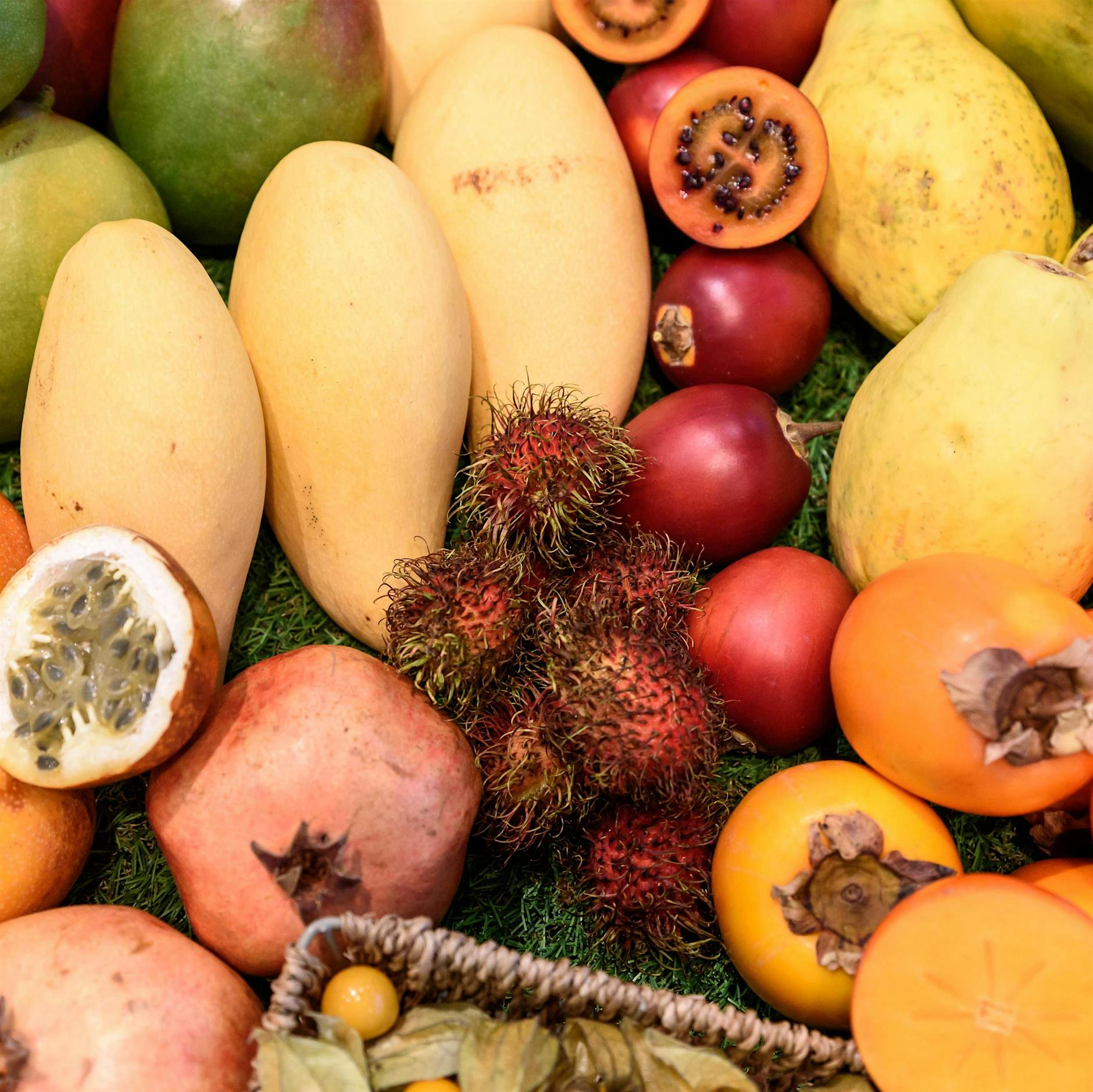 Kaki, Kiwi und Co.: Dieses Obst und Gemüse sollten Sie unbedingt mit Schale essen