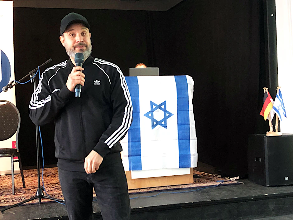 Ben Salomo, hier beim Vortrag für Schülerinnen und Schüler in Brandenburg