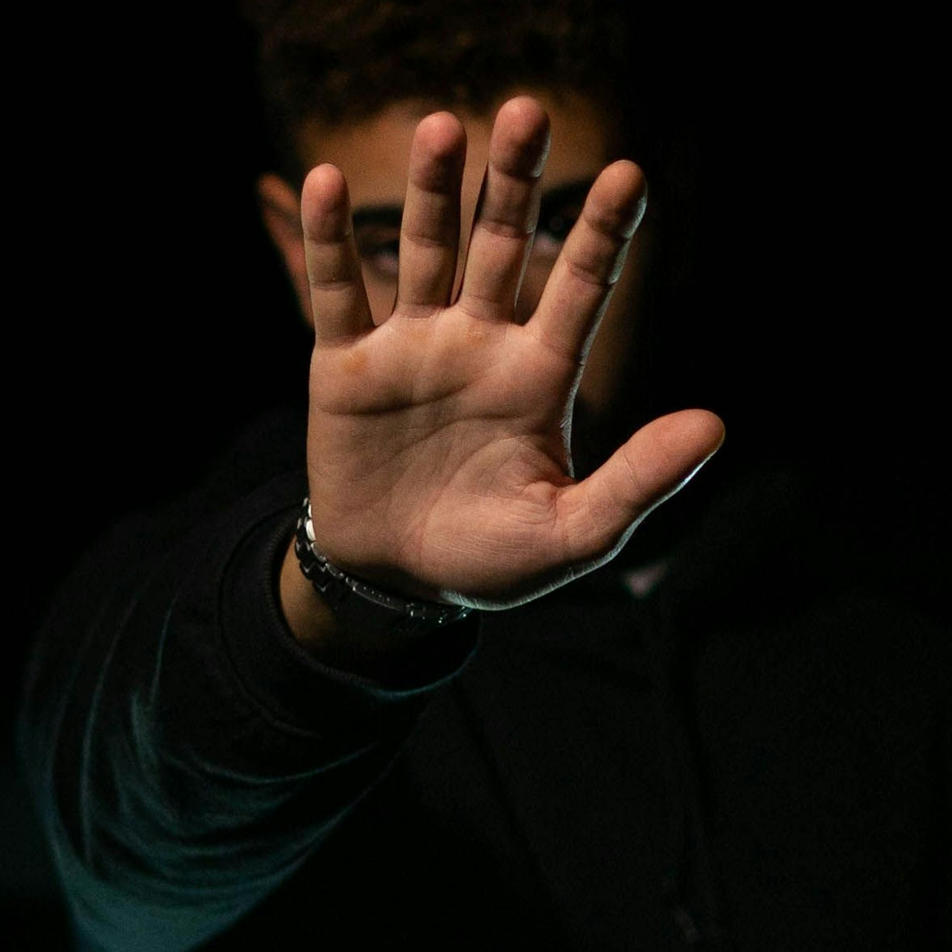 Mann versteckt sich 55 Jahre lang – aus Angst vor Frauen