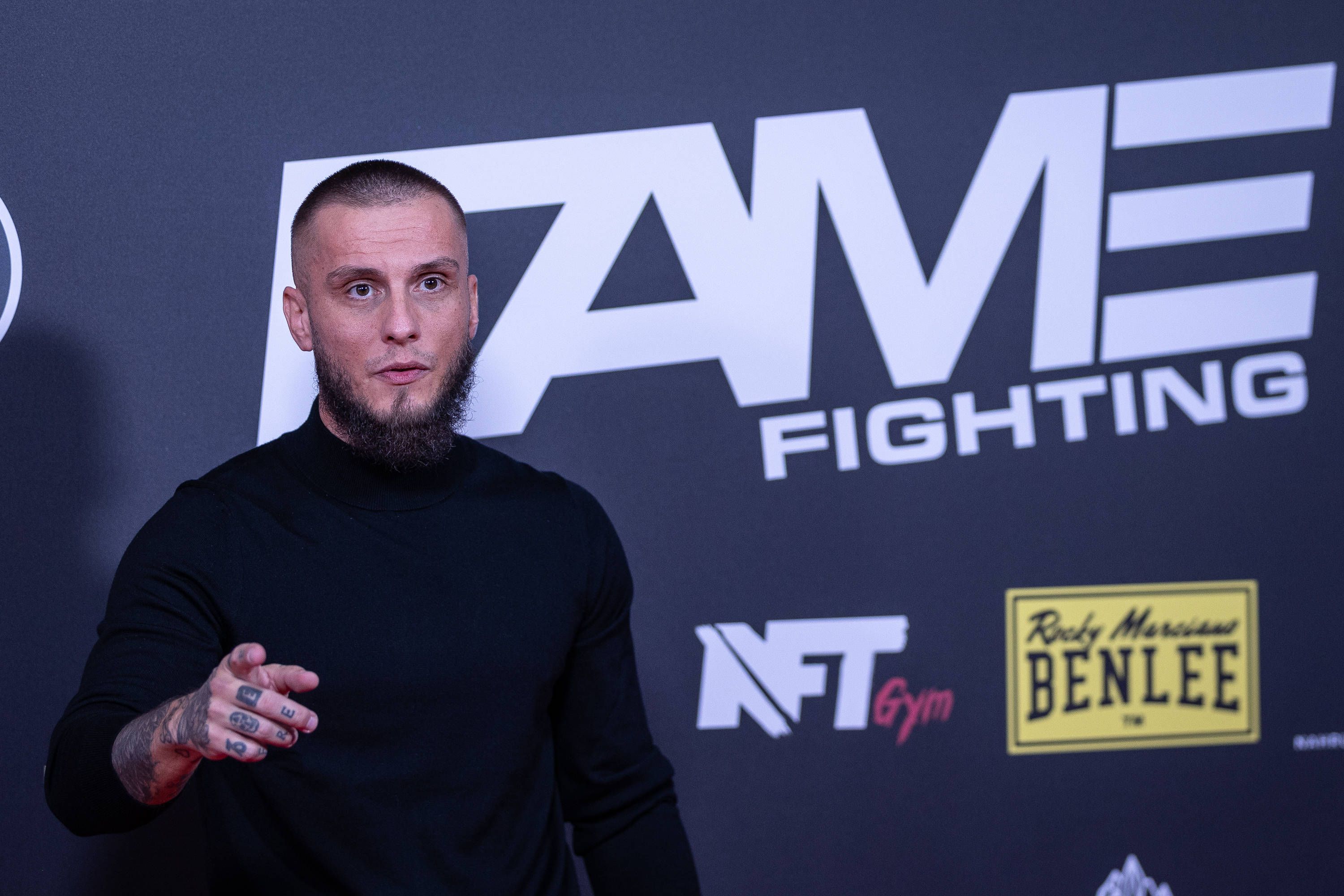 Gigi und Can prügeln sich fast: „Fame Fighting“-Chef Eugen Lopez verletzt