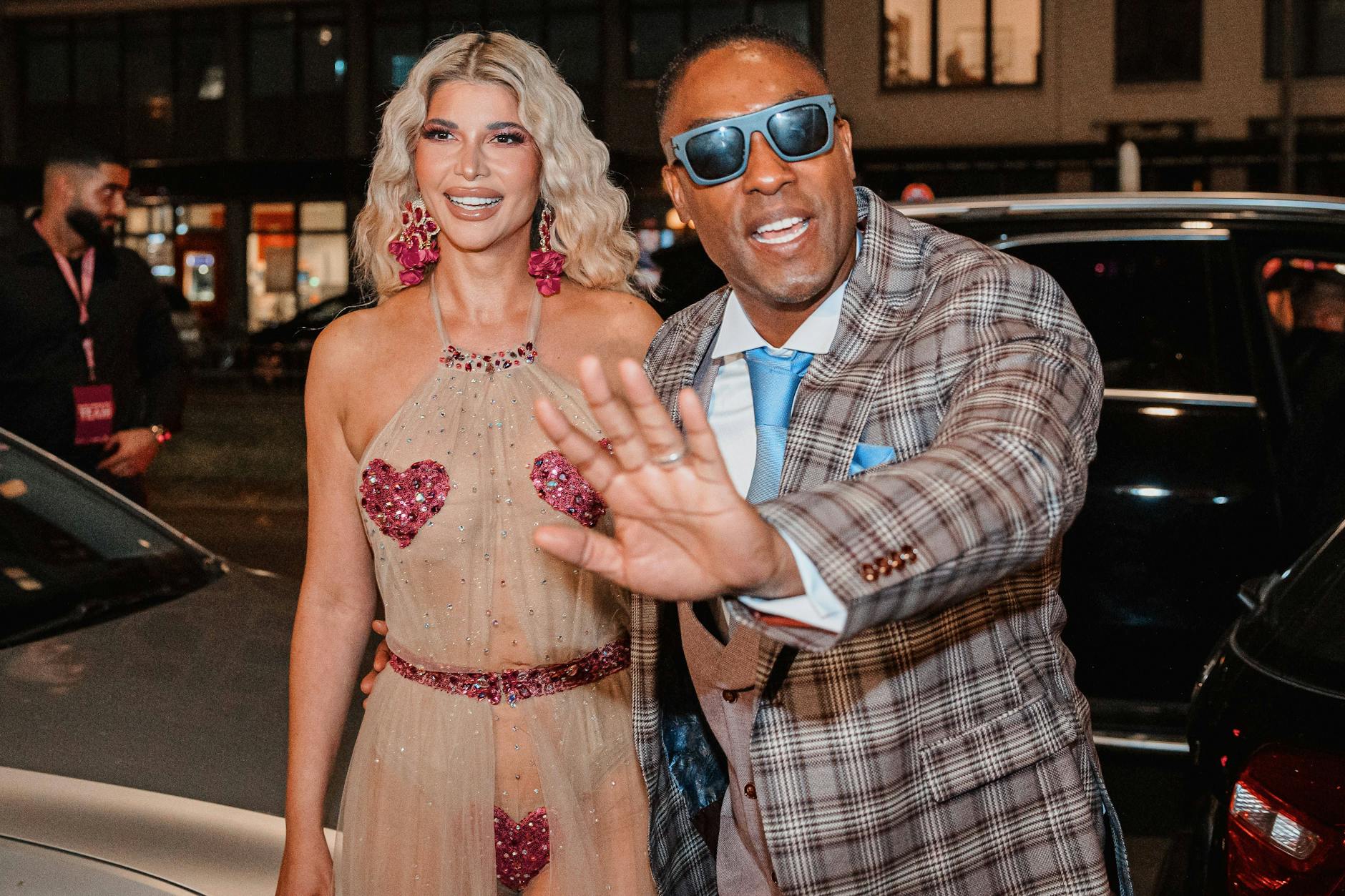 Micaela Schäfer kam mit Simon Webbe zu ihrer Geburtstagsparty.