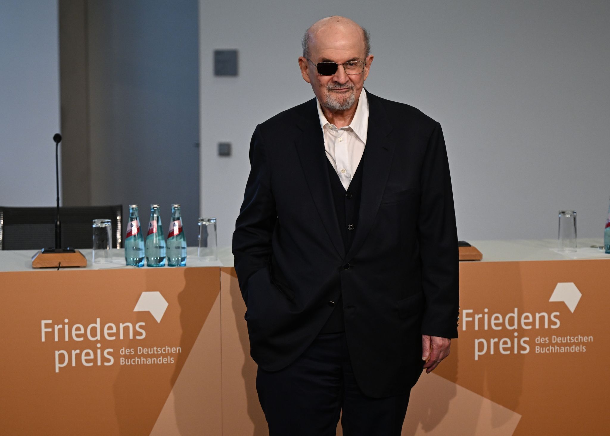 Image - Rushdie auf der Buchmesse: besorgt und dennoch gut gelaunt