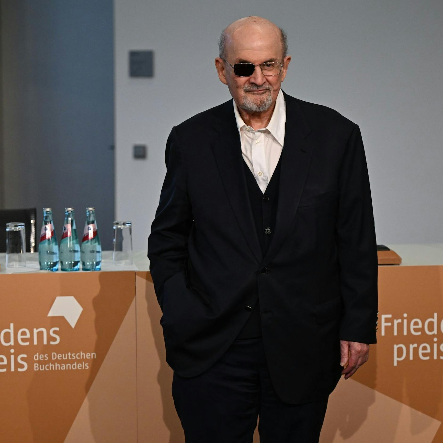 Image - Rushdie auf der Buchmesse: besorgt und dennoch gut gelaunt