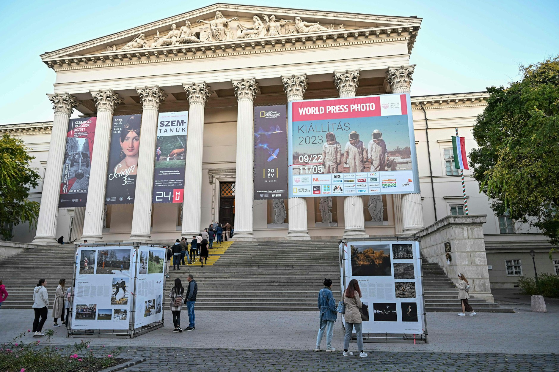 Laszlo Simon stimmte als Politiker für ein LGBTQ-feindliches Gesetz in Ungarn. Doch nun wurde er als Museumsleiter des Ungarischen Nationalmuseums in Budapest entlassen, weil er gegen das Gesetz verstieß.