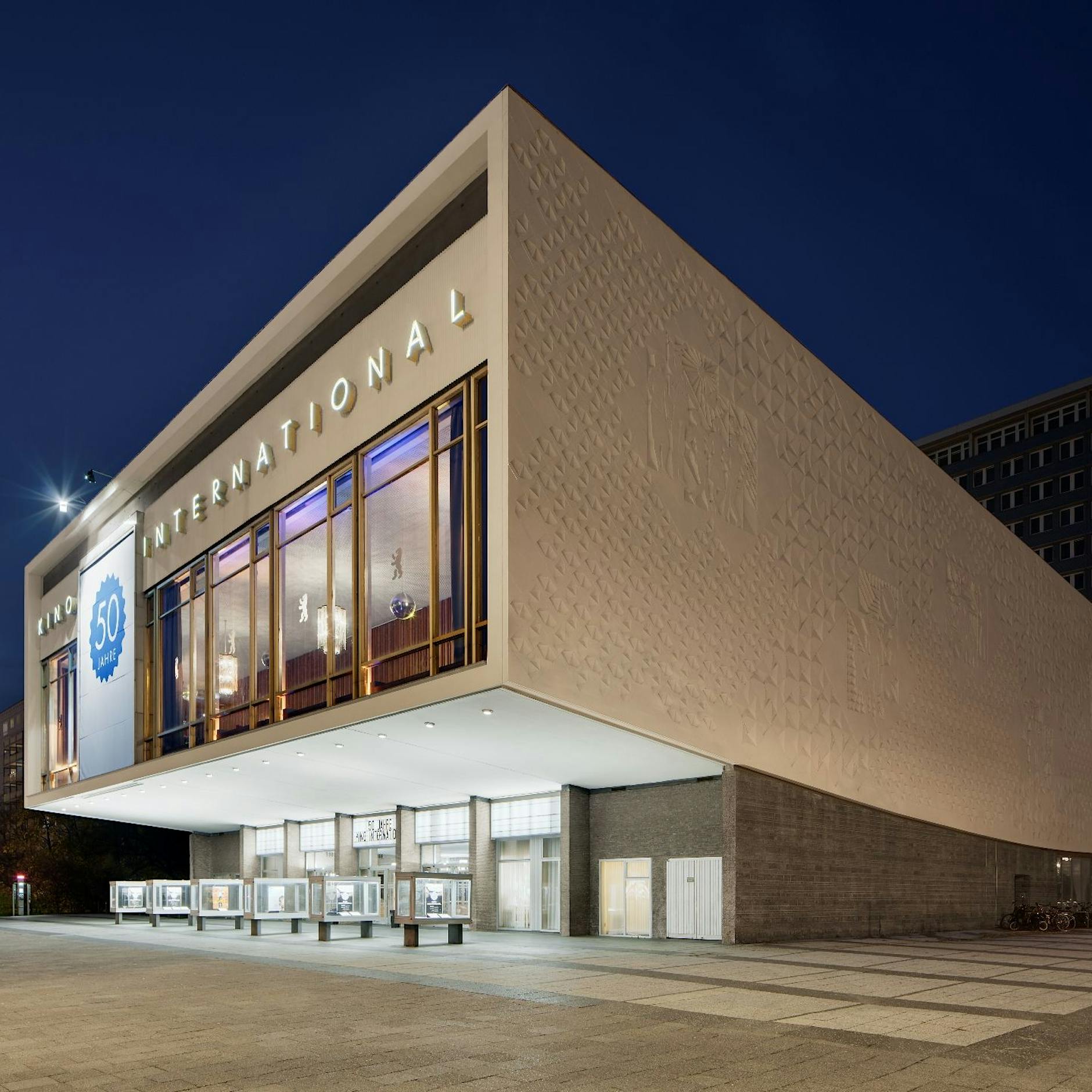 DDR-Kino mit Atombunker: So kommen Sie jetzt ins Kino International!