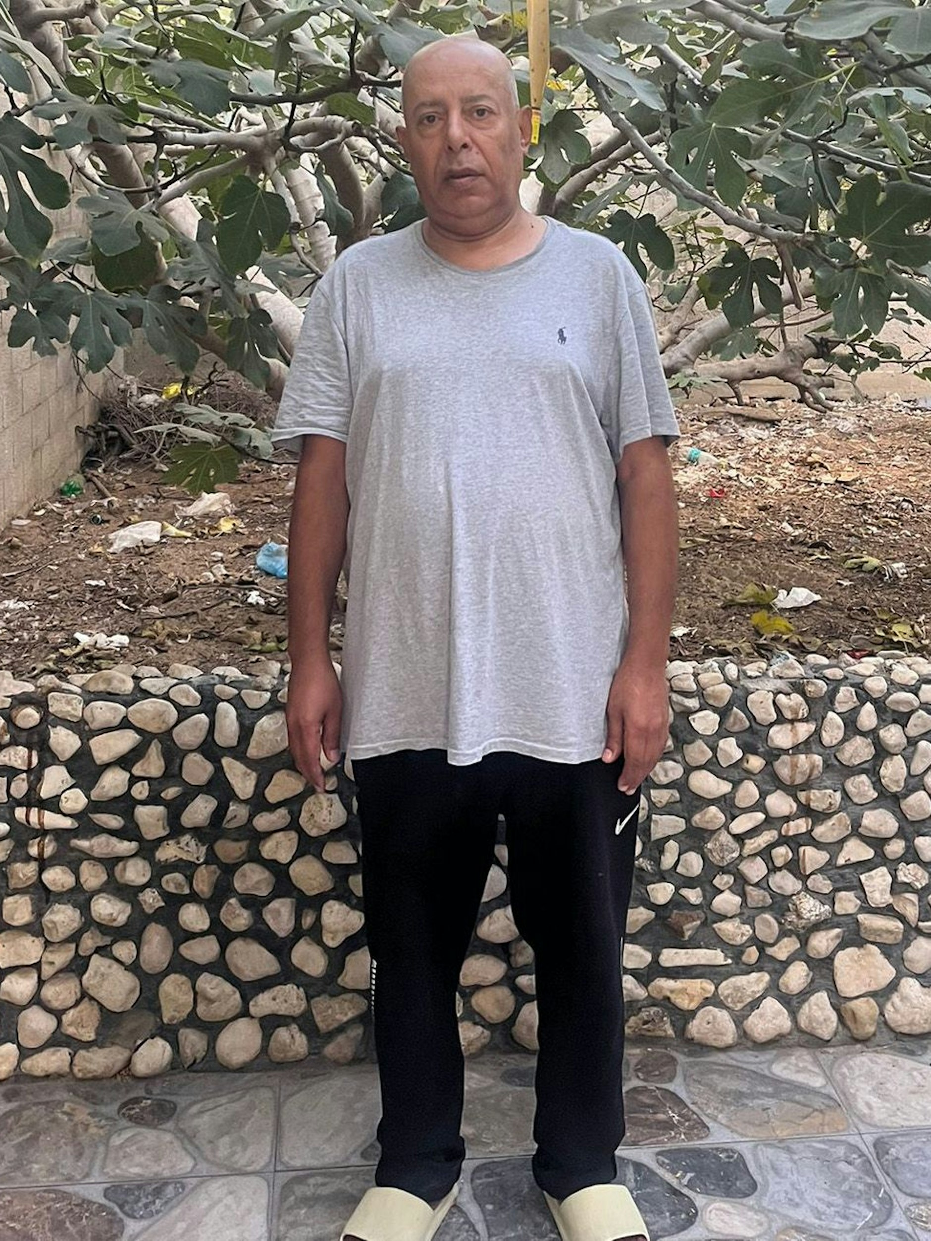 Der Deutsch-Palästinenser Mazen Eldanaf im Süden des Gazastreifen in der Nähe von Rafah. Er kam nach Gaza, um seine Familie zu besuchen.