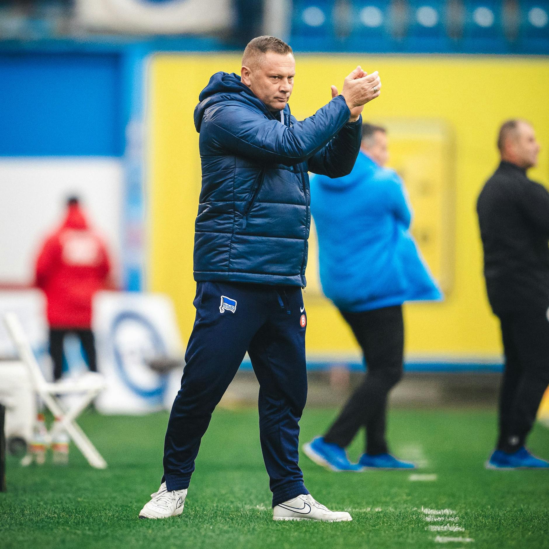 Herthas Trainer Pal Dardai war mit der Leistung der jungen Spieler beim 0:0 in Rostock zufrieden.