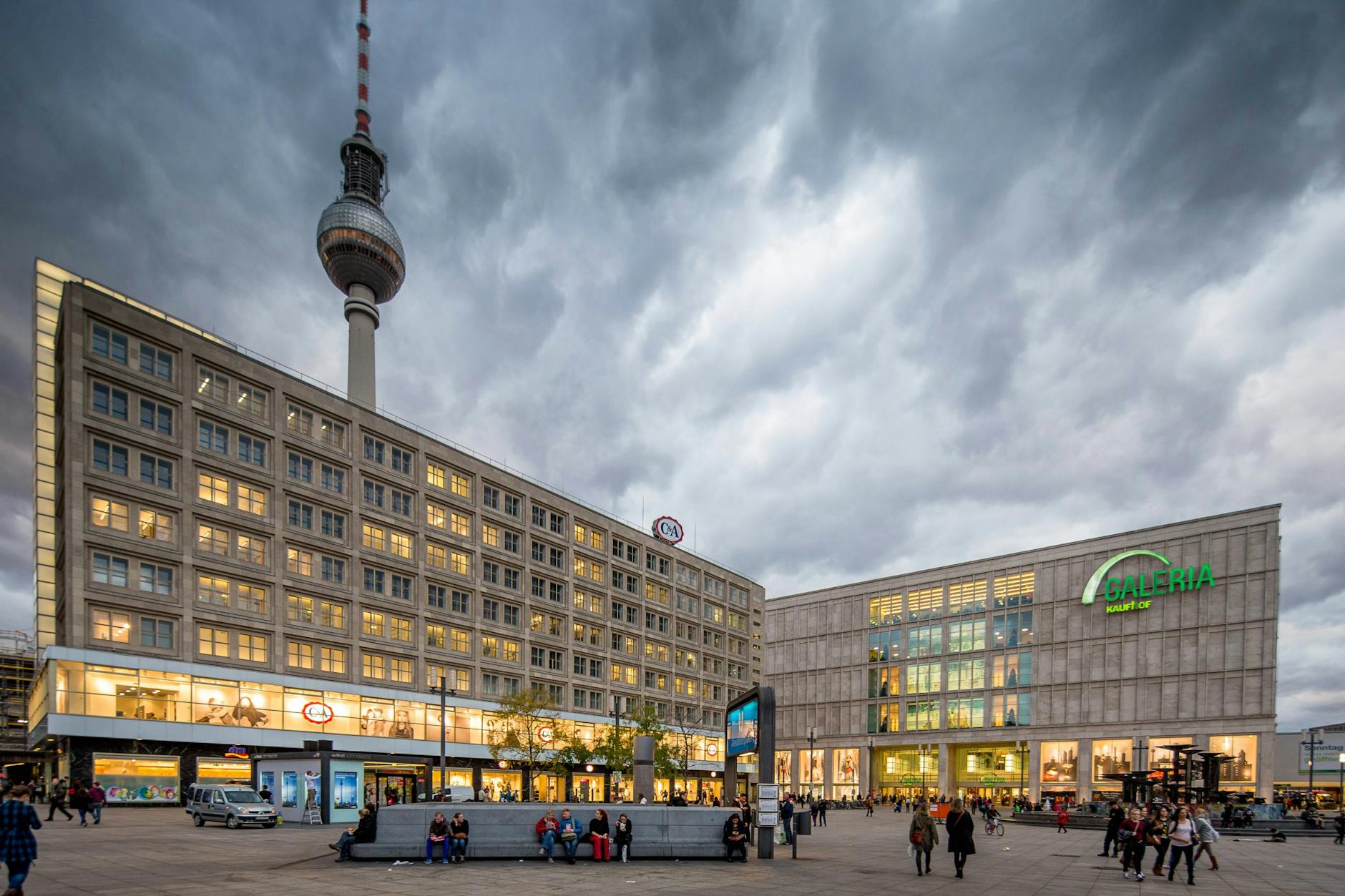  Galeria Kaufhaus am Berliner Alexanderplatz. 