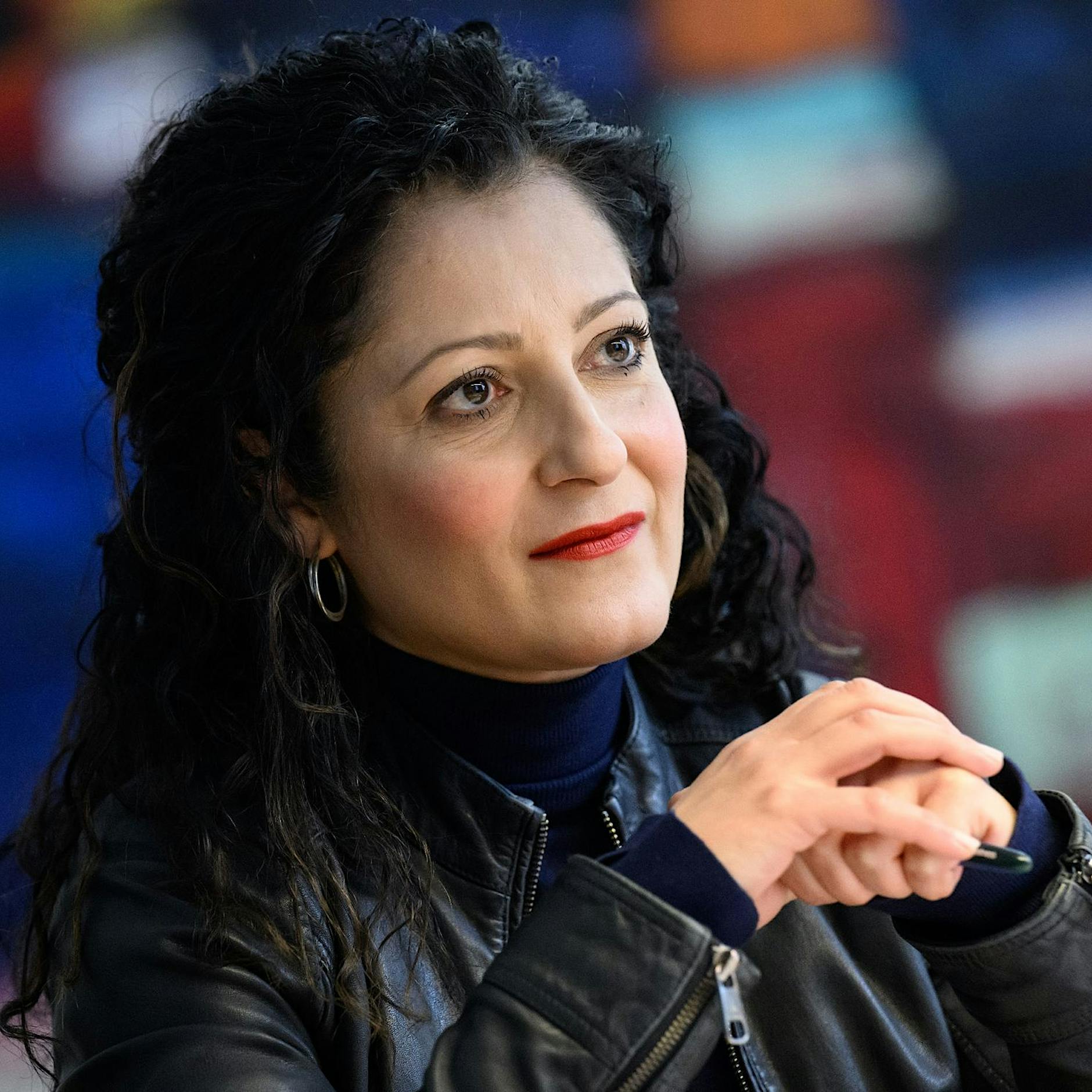 SPD-Senatorin Kiziltepe will umstrittenes Portal für „typisch linke Themen“ weiter fördern