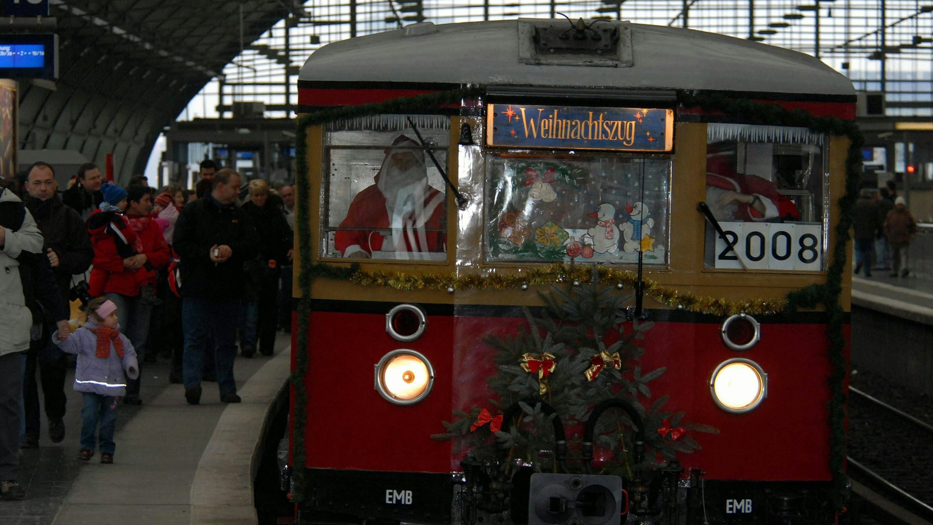 Mit dem Weihnachtsmann im Führerstand war die S-Bahn zuletzt 2008 in Berlin unterwegs.&nbsp;