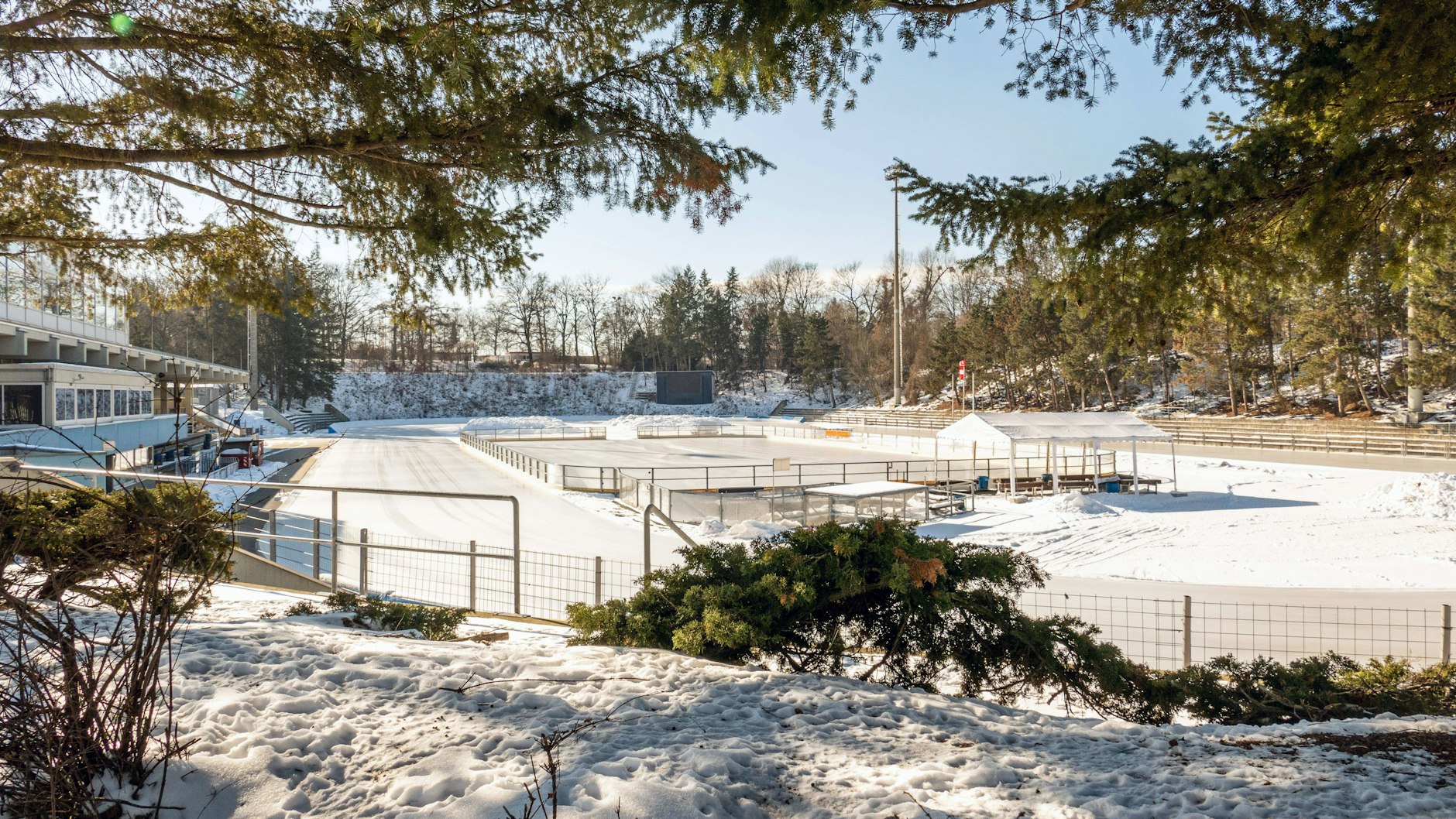 Das Horst-Dohm-Eisstadion in Wilmersdorf macht auch bald auf.