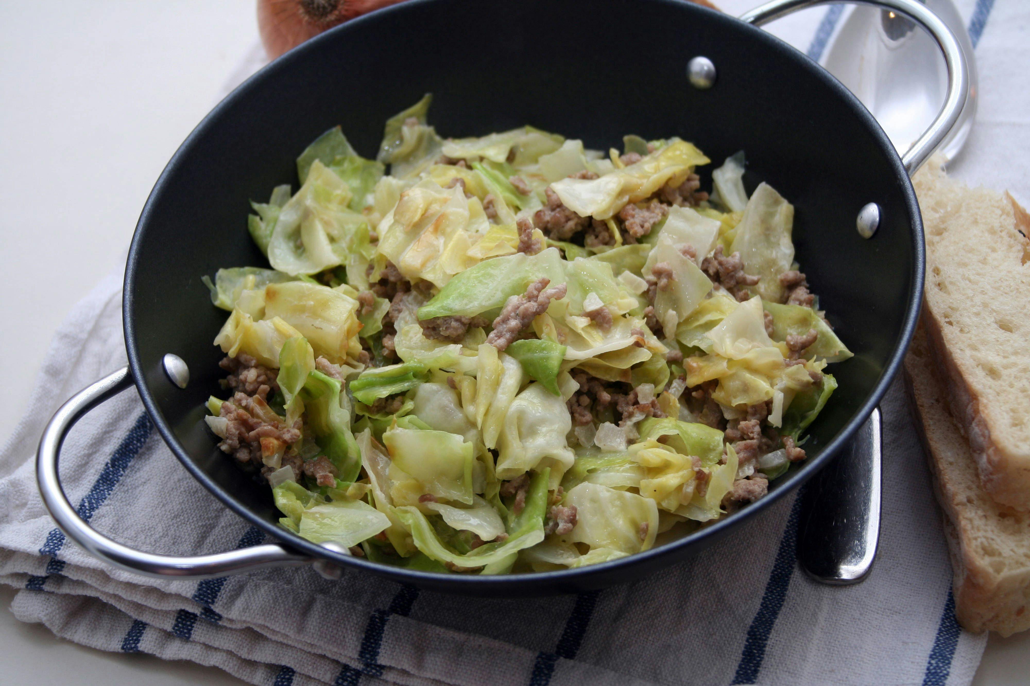 Geniales Rezept für Spitzkohl mit Hackfleisch: So einfach und lecker! Geniales Rezept für Spitzkohl mit Hackfleisch: So einfach und lecker!