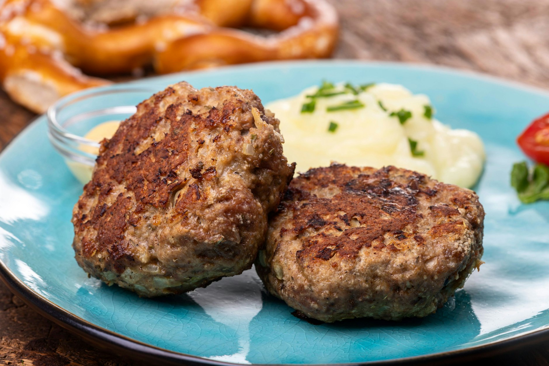 Berliner Bouletten: Das sind die besten - mit Kartoffelbrei als klassischer Beilage.&nbsp;
