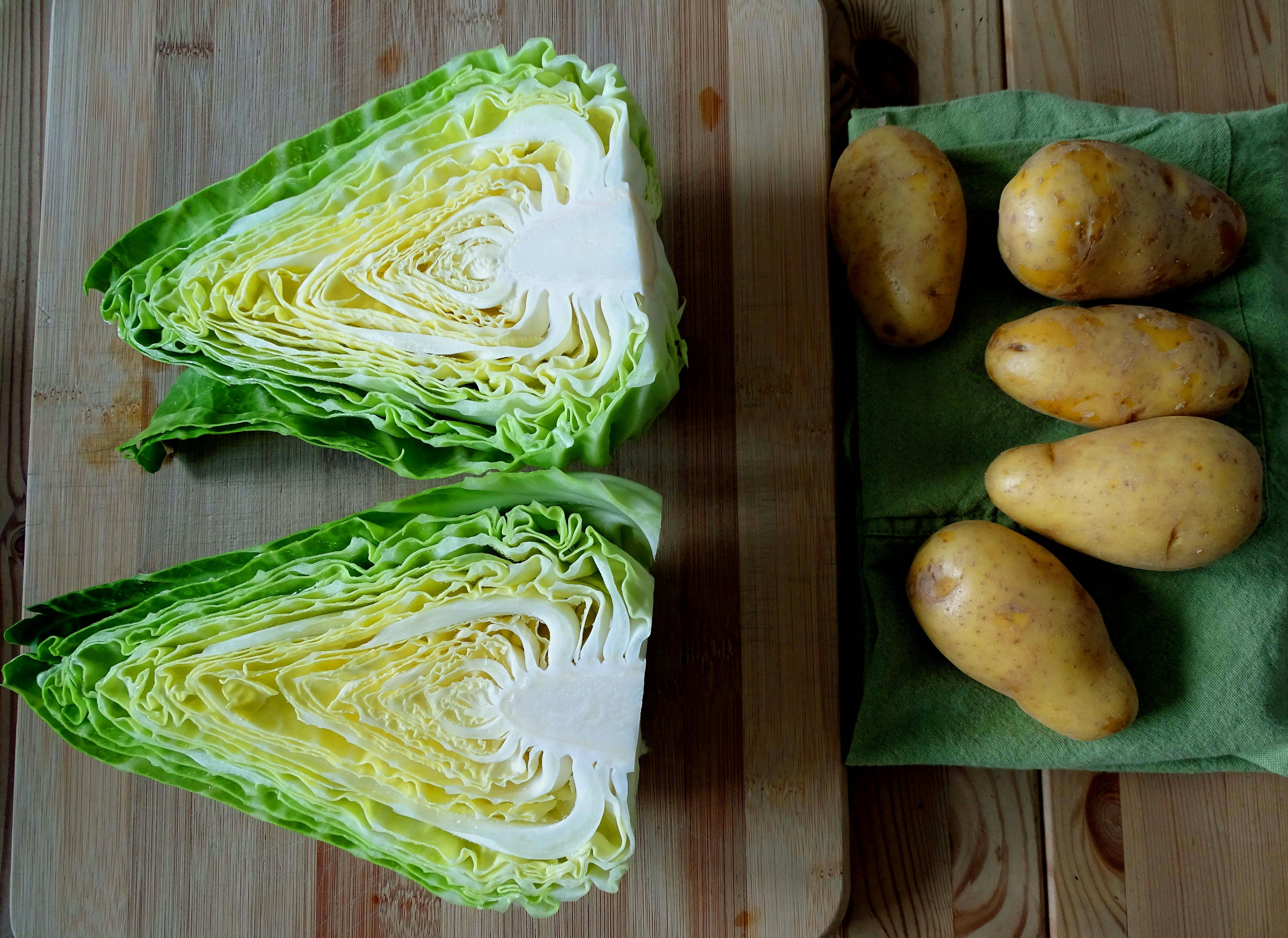 Omas gebackener Spitzkohl mit Kartoffeln – so köstlich, so gut verträglich