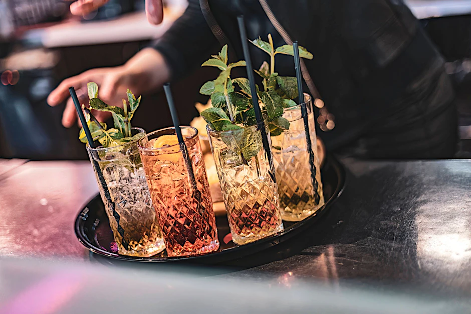 Wer leckere Cocktails trinken möchte, hat in Neukölln eine Menge Bars zur Auswahl.