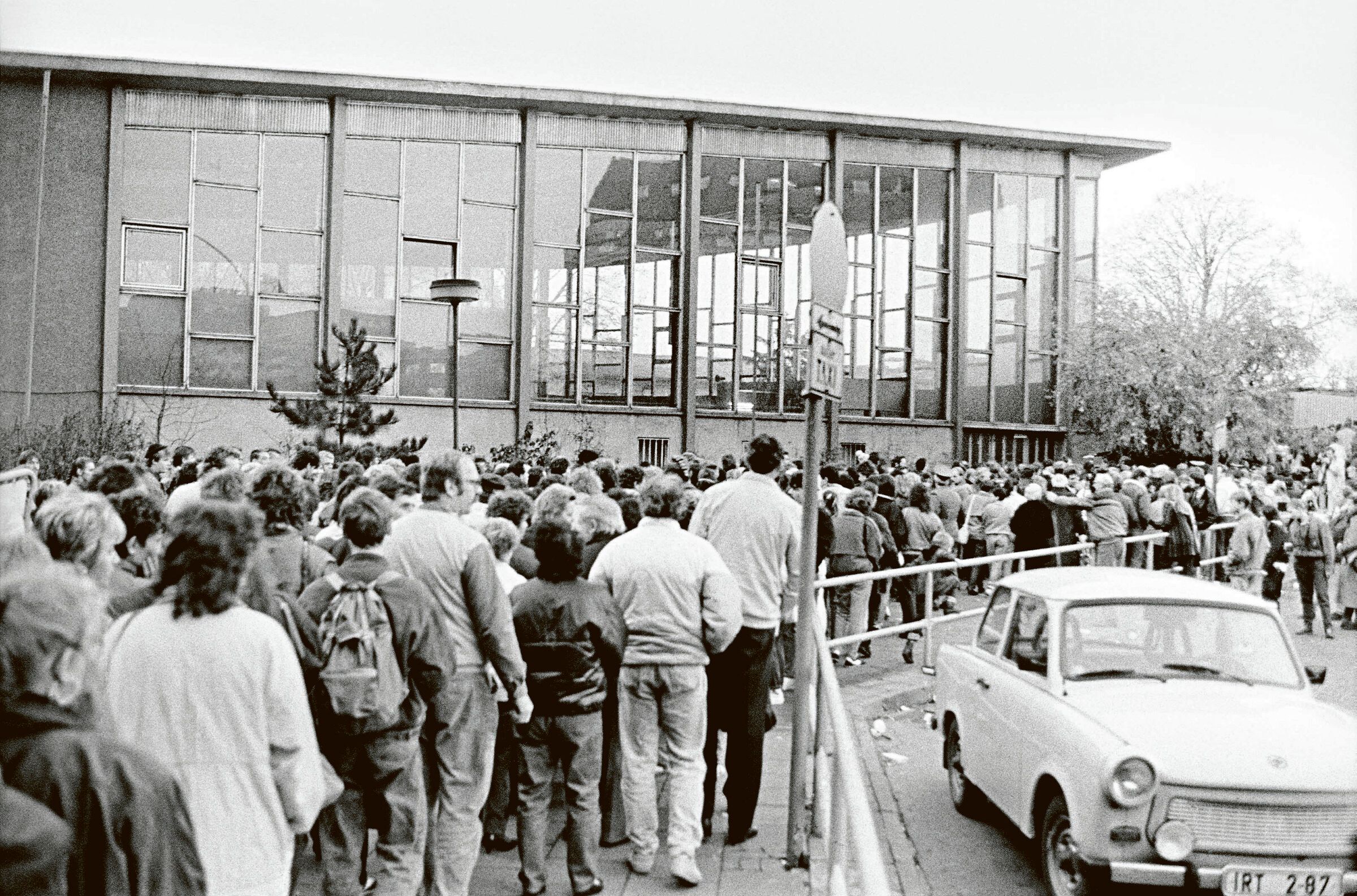Wer hat denn hier beim Mauerfall seinen Trabi vergessen?