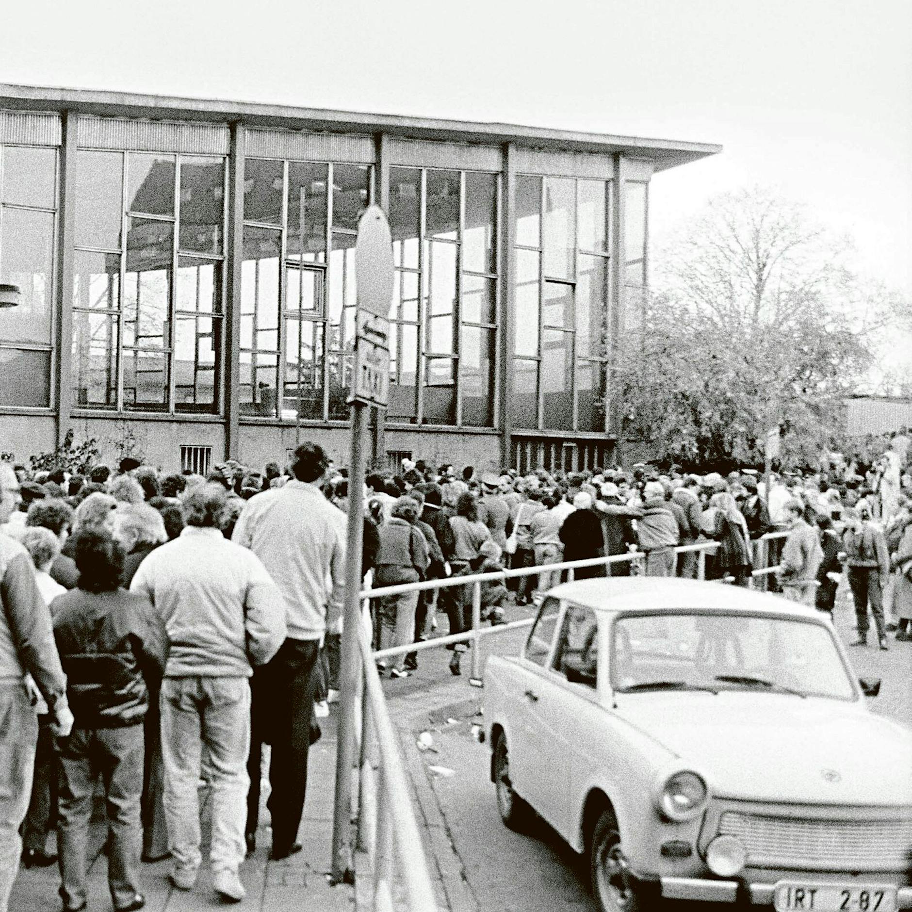 Wer hat denn hier beim Mauerfall seinen Trabi vergessen?