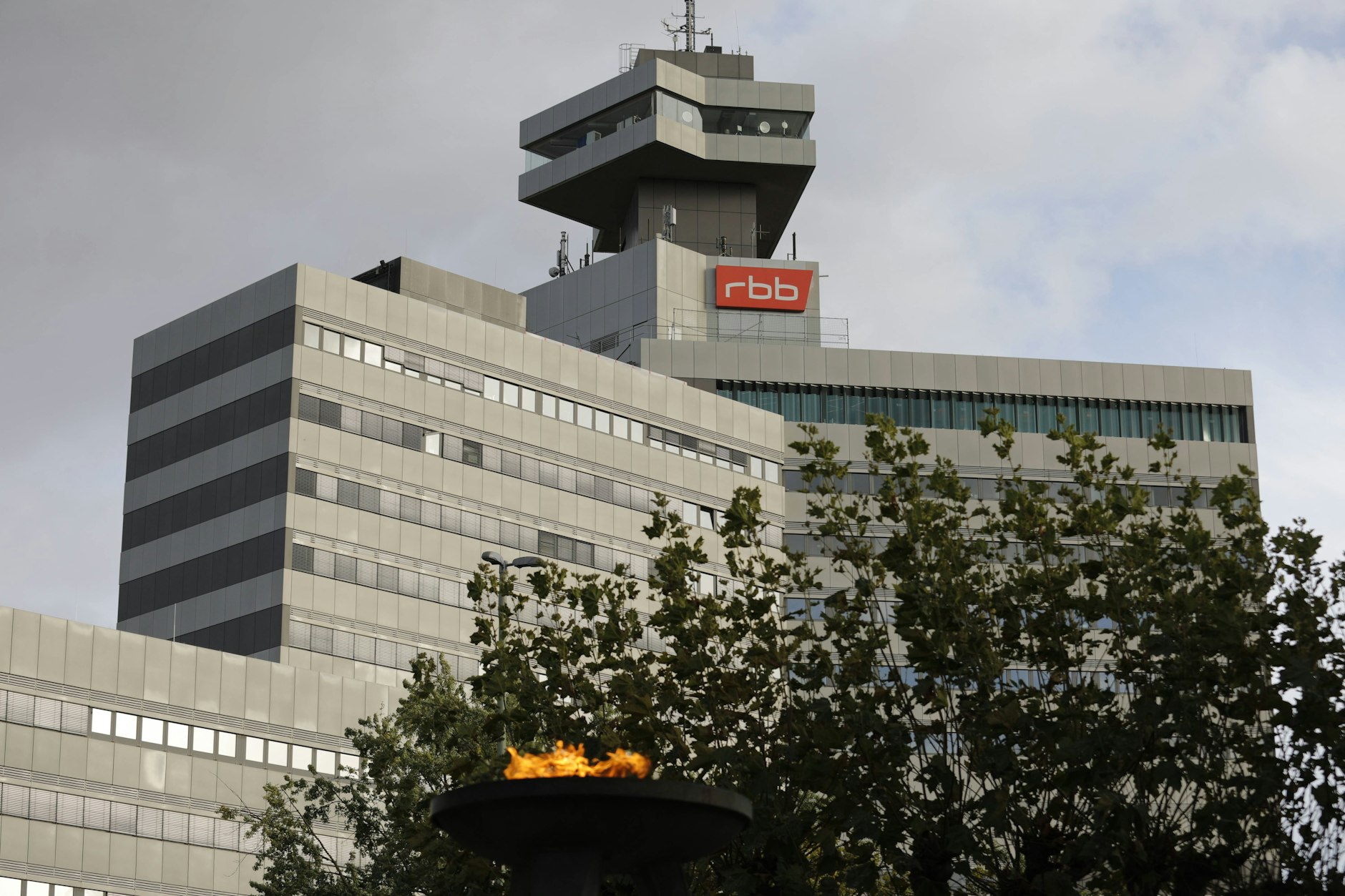 Mehrere wegen des RBB-Skandals entlassene Führungskräfte wollen ihr Scheitern vor dem Arbeitsgericht nicht hinnehmen.