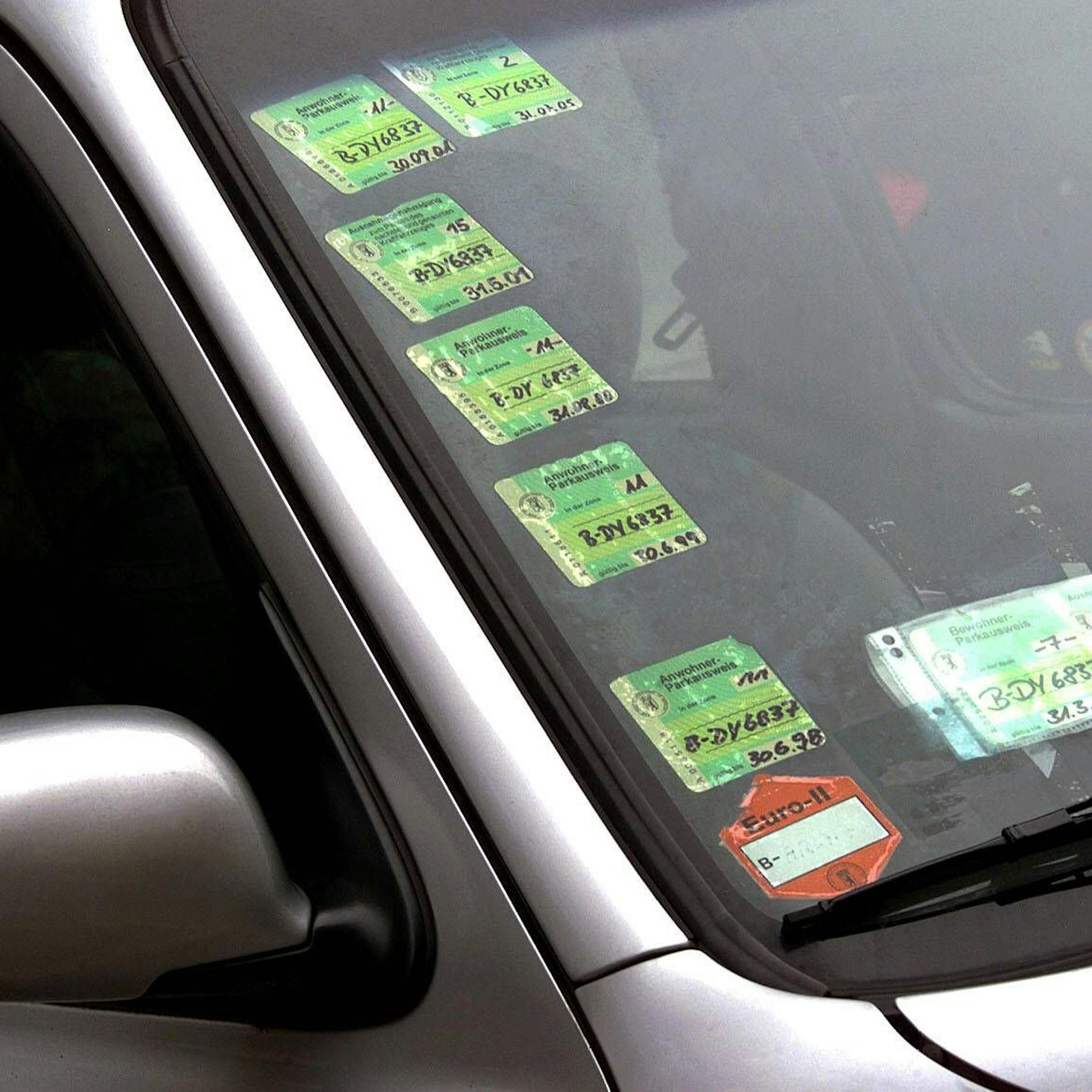 Parkvignette wird teurer und Meldebescheinigung gibt’s online!