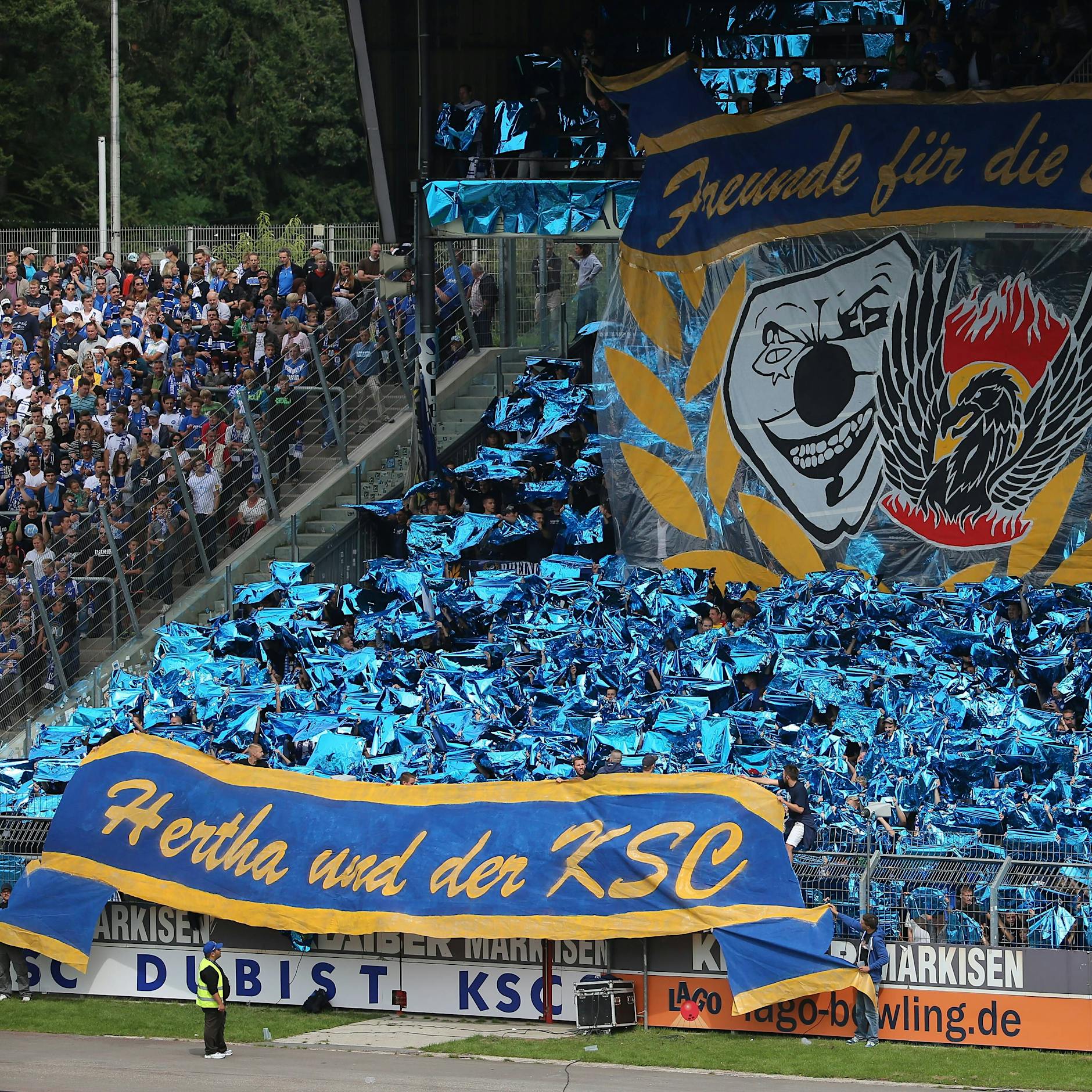 Hertha BSC und KSC: So läuft die große Fan-Party in den Messehallen