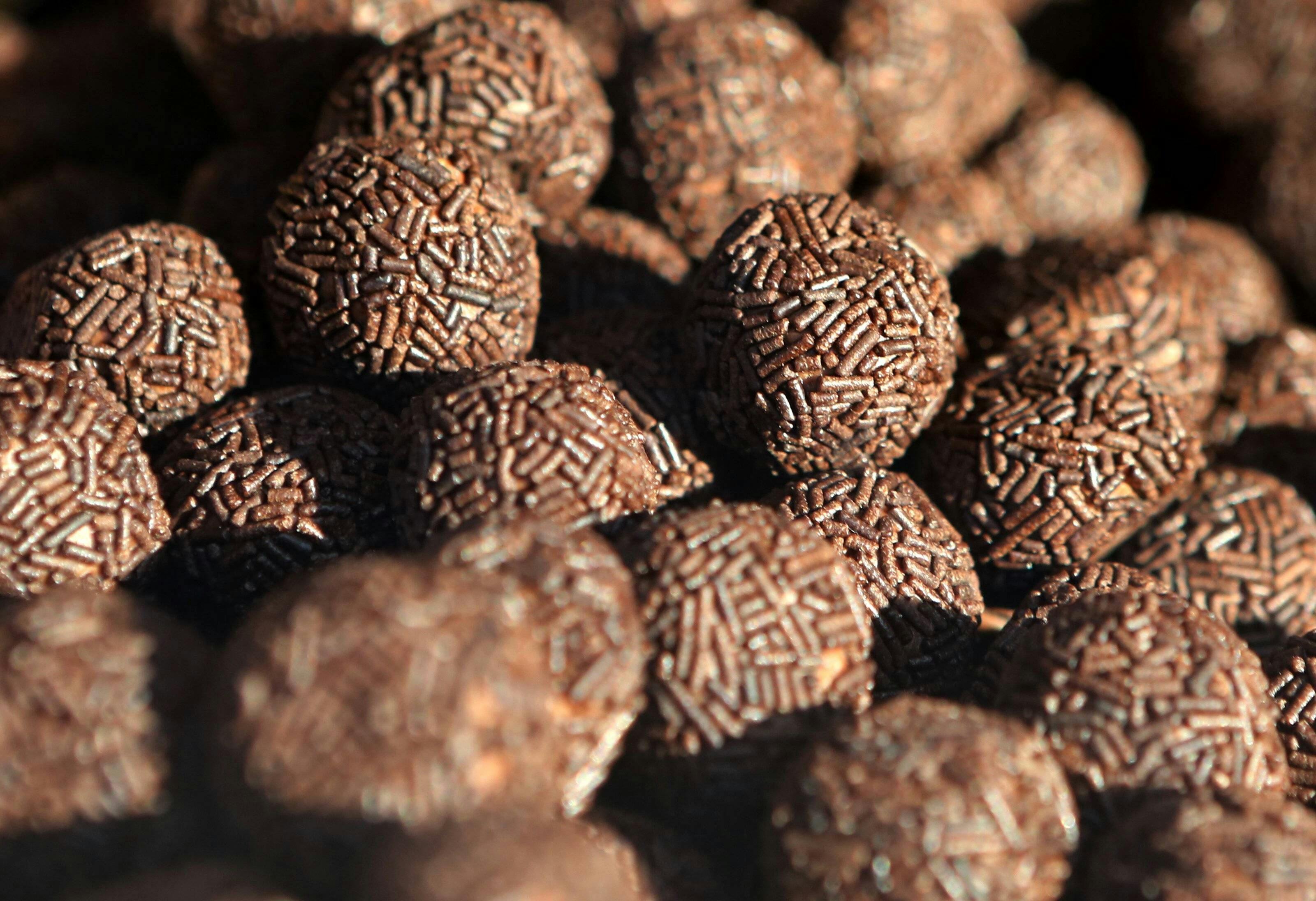 Geniales Rezept für die einfachsten Rumkugeln der Welt – perfekt als ... Geniales Rezept für die einfachsten Rumkugeln der Welt – perfekt als ...