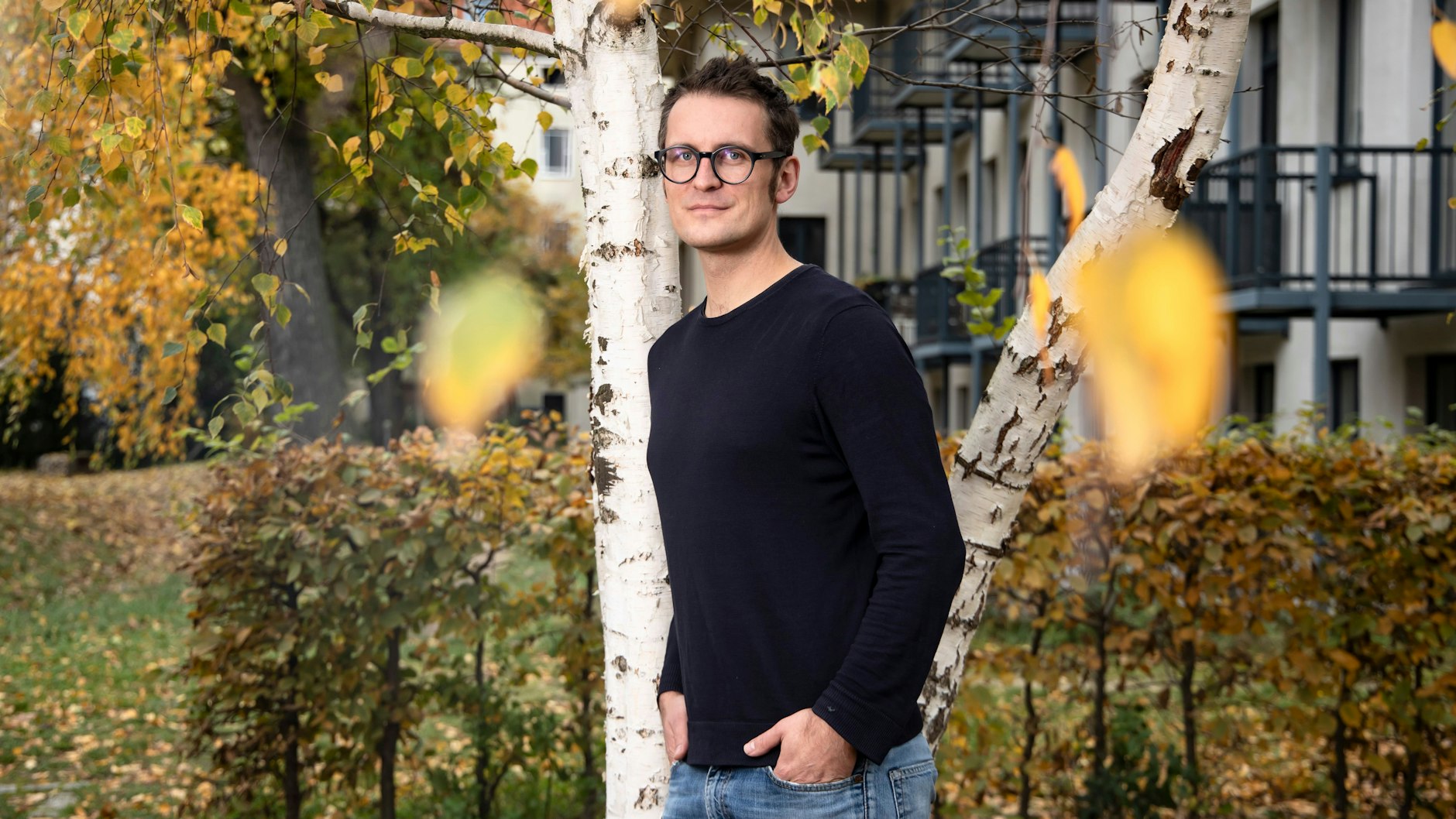Der Fotograf und Autor des Fotografie-Buchbandes „Pieces of Berlin“, Florian Reischauer, lebt seit 17 Jahren in Berlin. Seine dreijährige Tochter ist gebürtige Berlinerin.