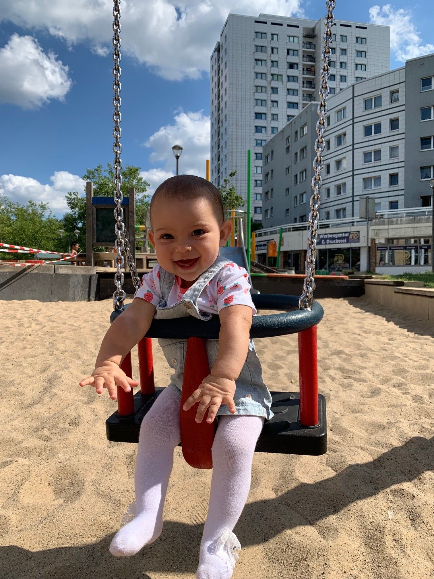 Image - Karina (†1) stirbt nach BER-Drama: Der Schmerz der Mutter und viele Fragen