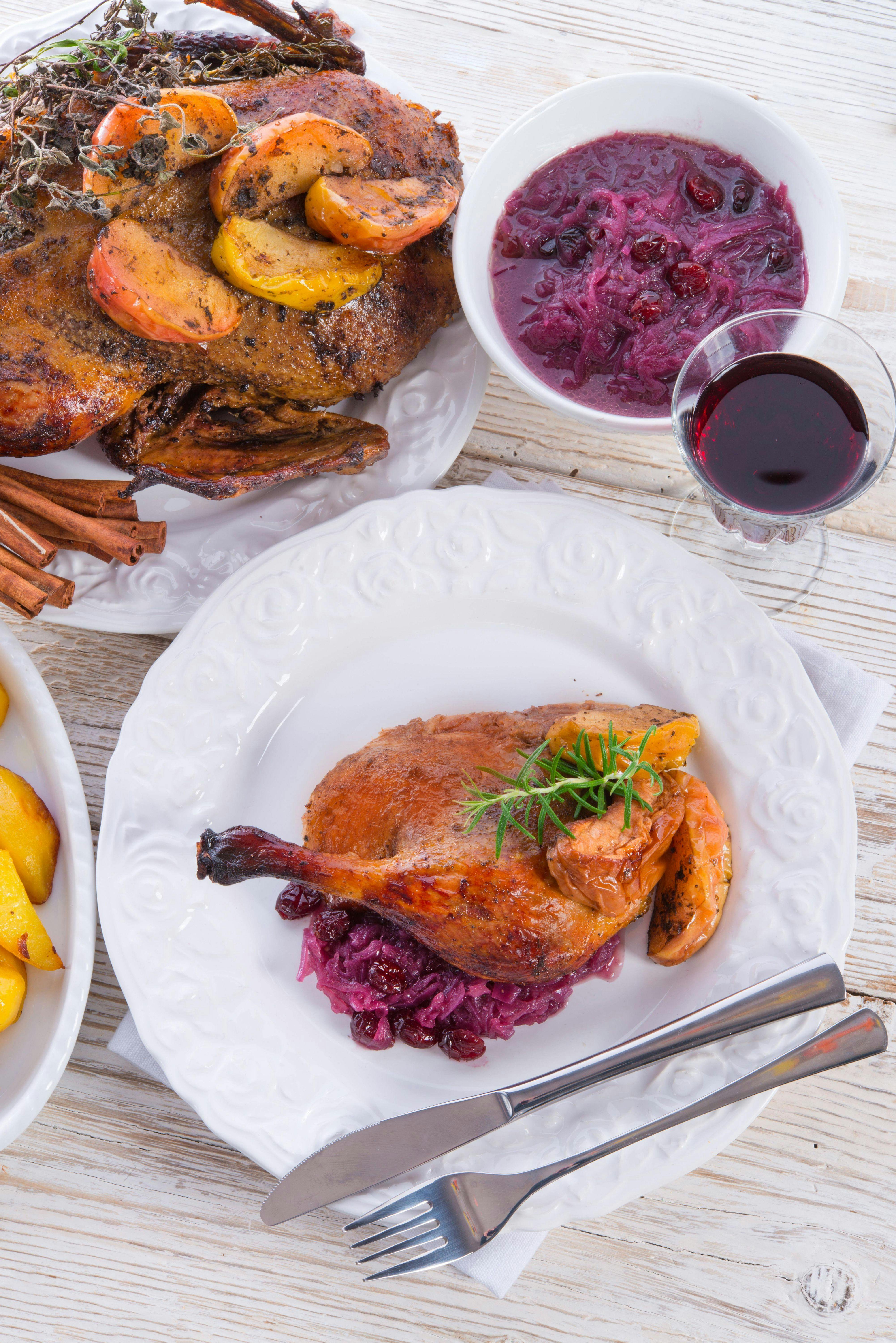 Rezept für Martinsgans mit Gänsebrust und Gänsekeule – mit perfekter Soße