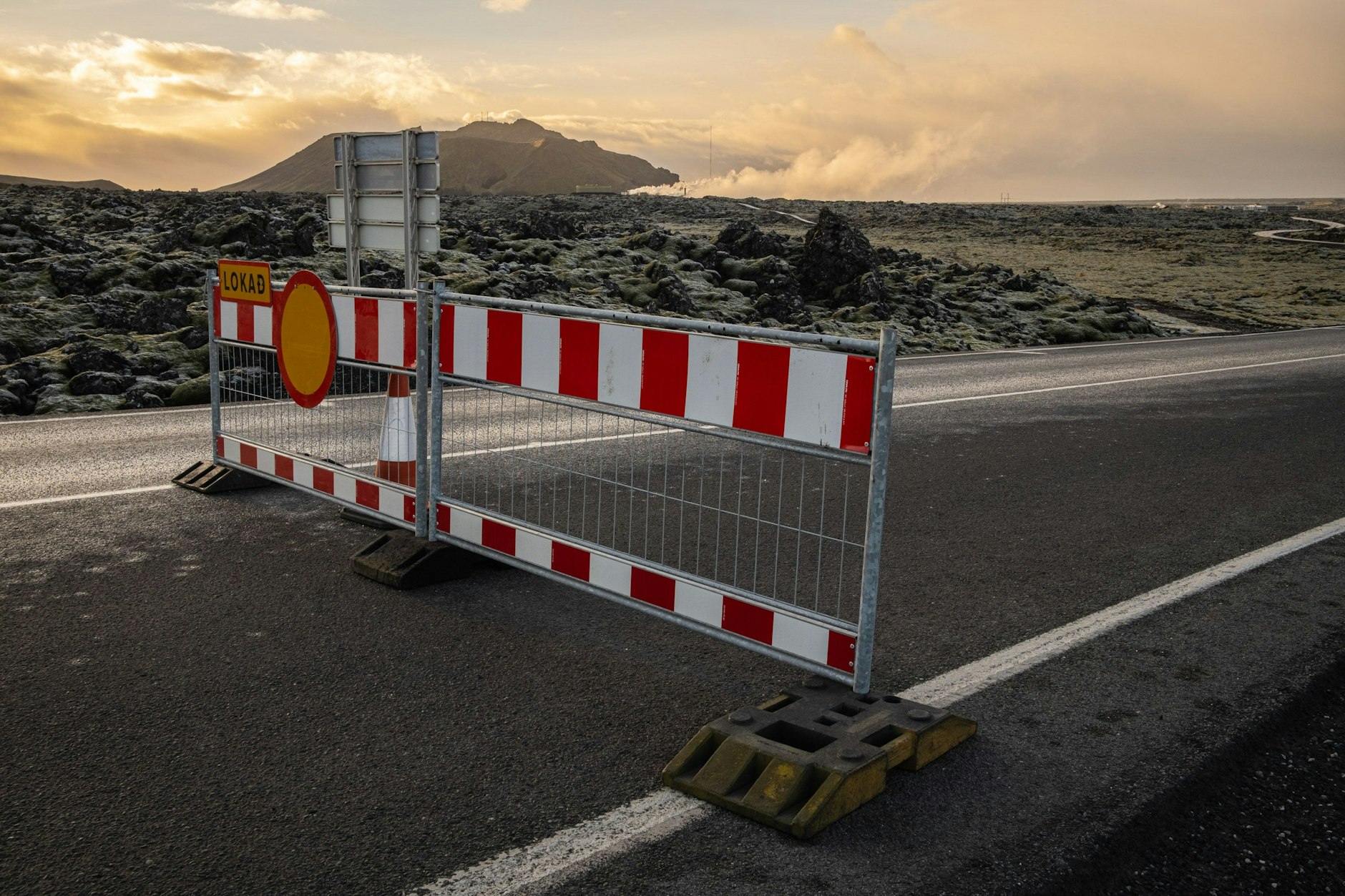 Die Zufahrtsstraße zur Blauen Lagune auf Island wurde geschlossen, um Zwischenfälle in der Gegend im Falle eines möglichen Vulkanausbruchs zu vermeiden.