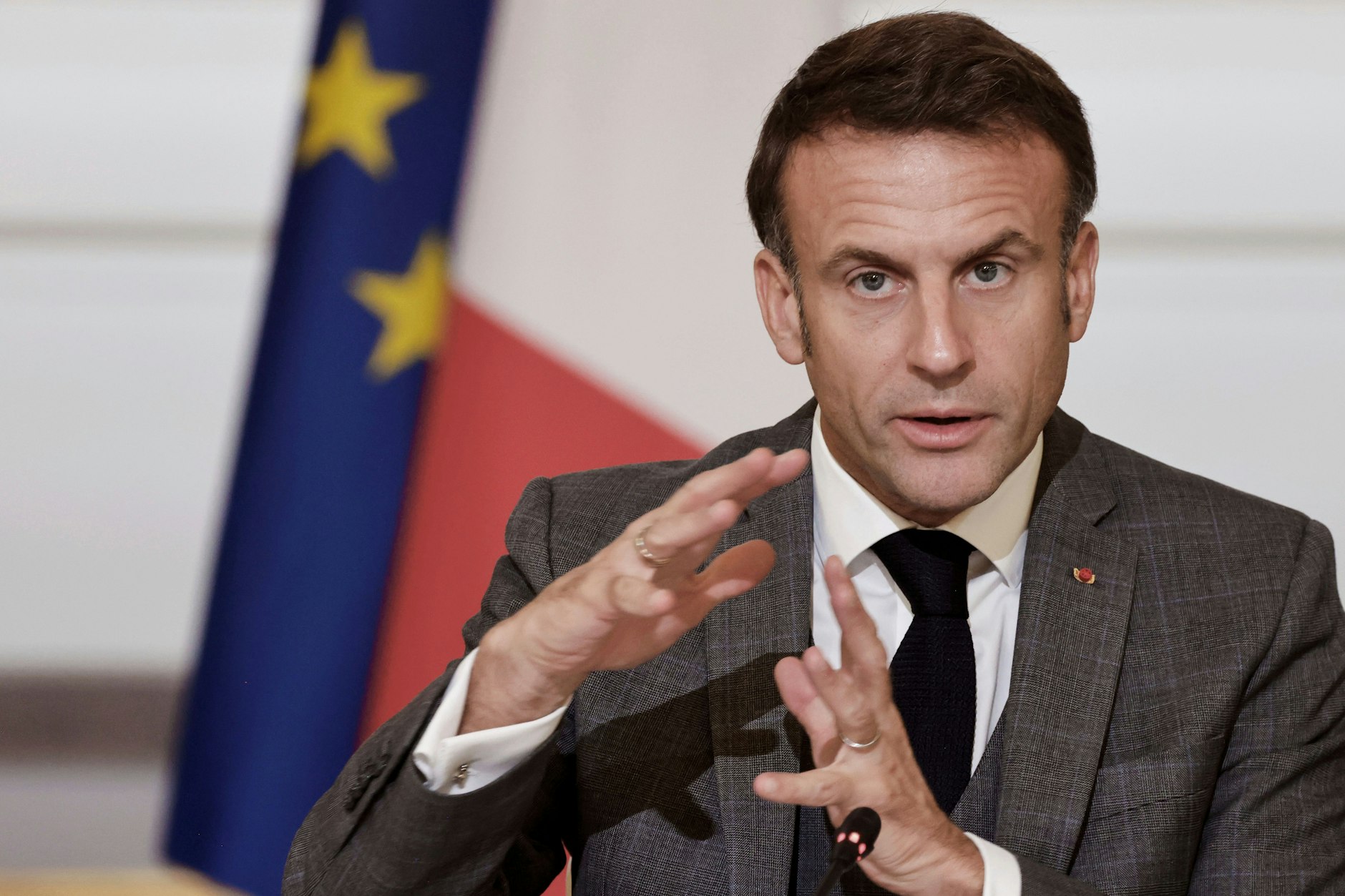 Emmanuel Macron, Präsident von Frankreich, spricht während der Internationalen Hilfskonferenz für die Zivilbevölkerung in Gaza im Élysée-Palast.