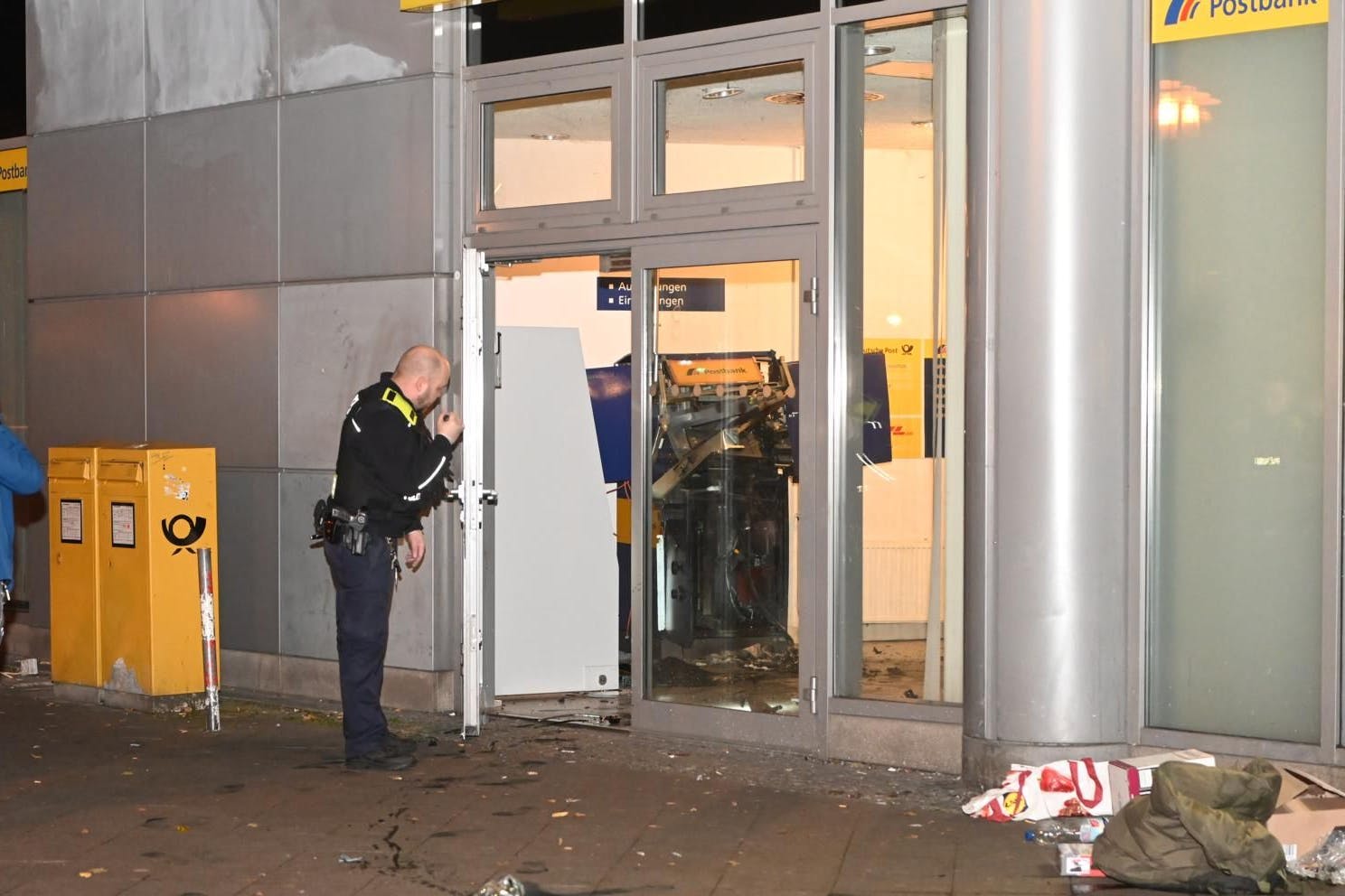 Im Lindencenter wurde ein Geldautomat der Postbank gesprengt.