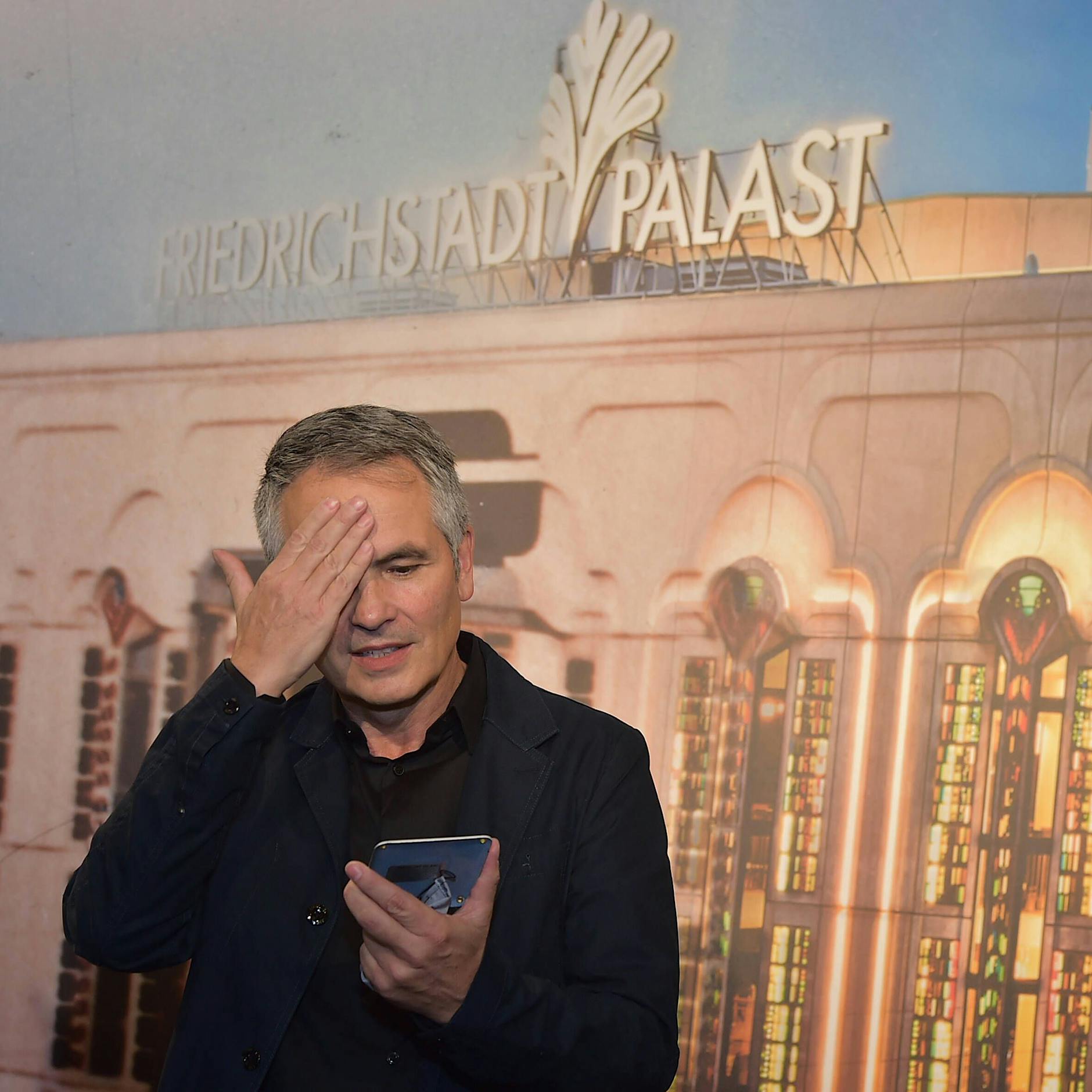 Diese Berliner Chefs verdienen das zehnfache Gehalt ihrer Mitarbeiter!